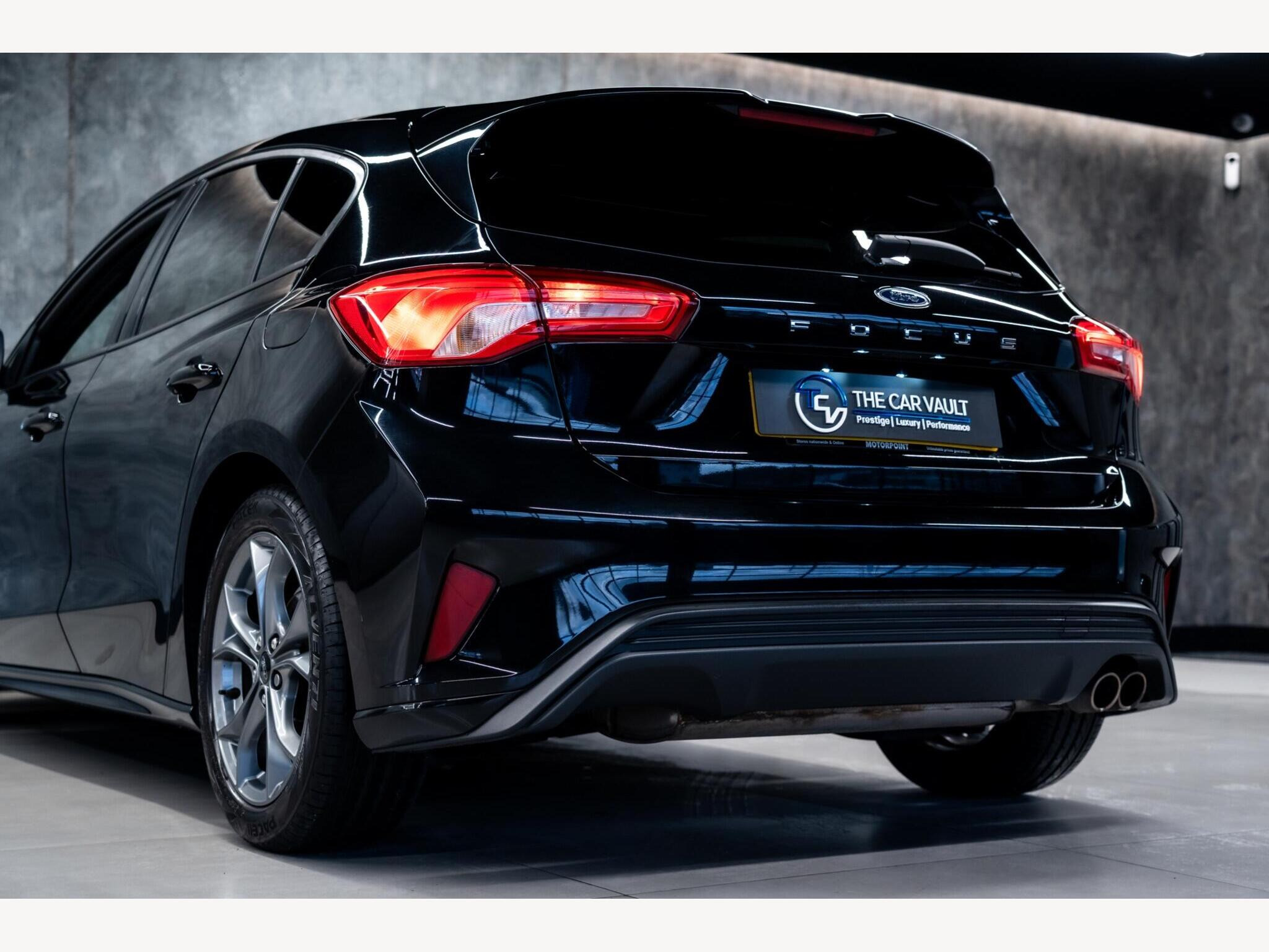 2019 Ford Focus image 12