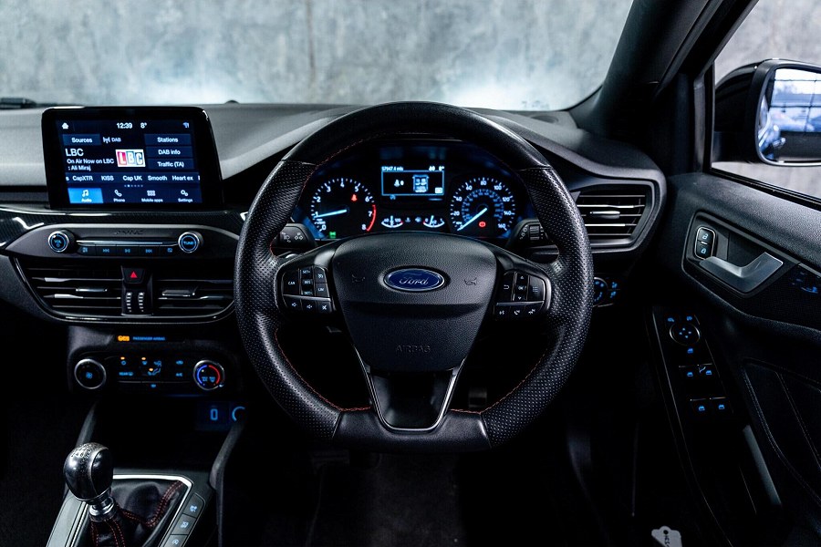 Ford Focus photo 2