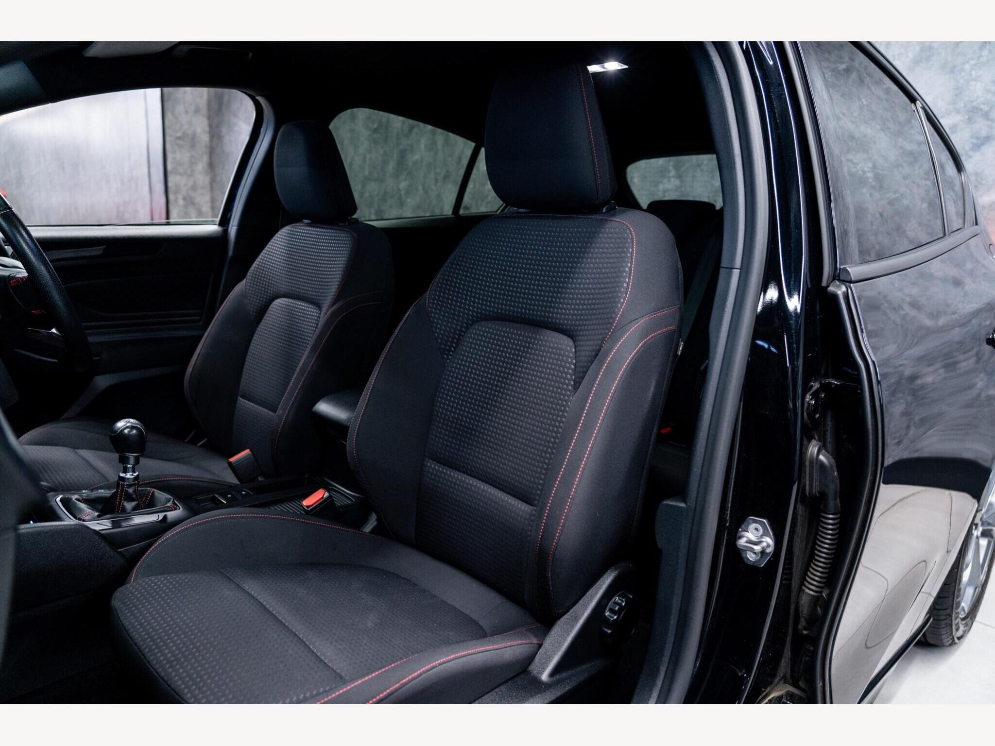 2019 Ford Focus image 33