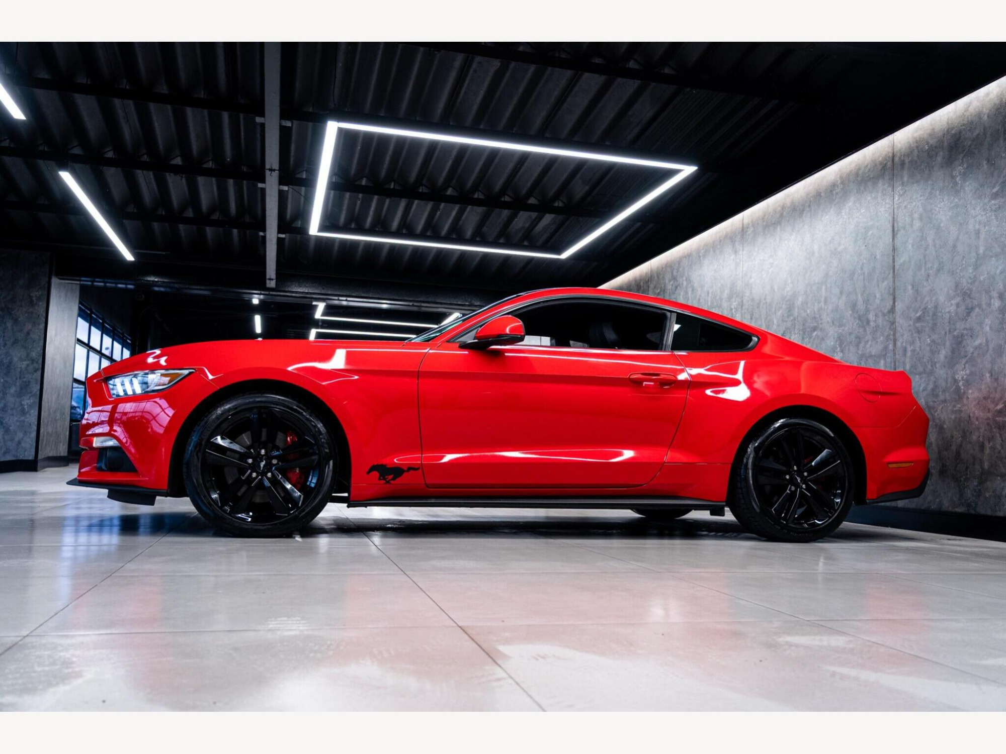 2017 Ford Mustang image 9