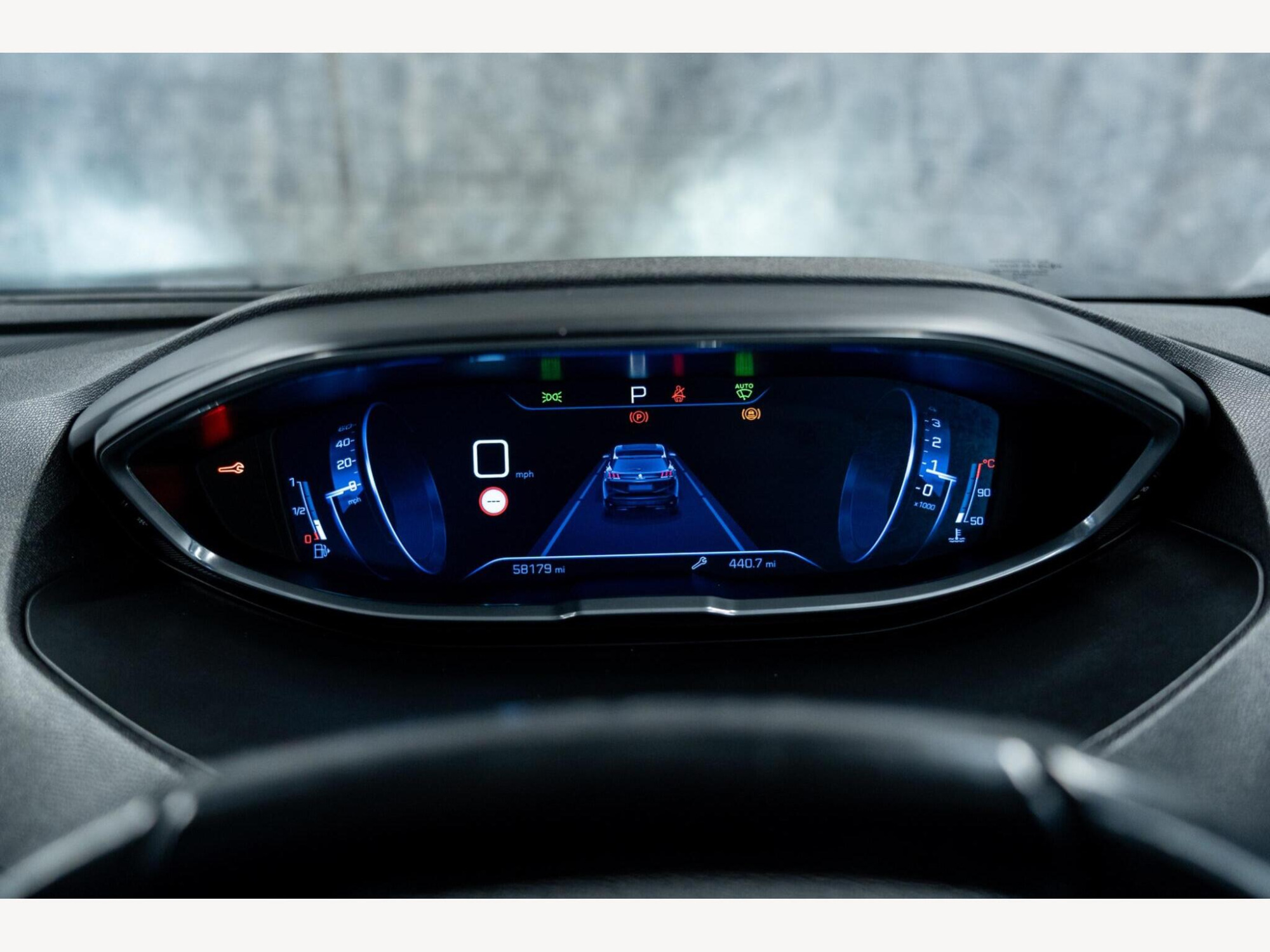 2017 Peugeot 3008 image 18
