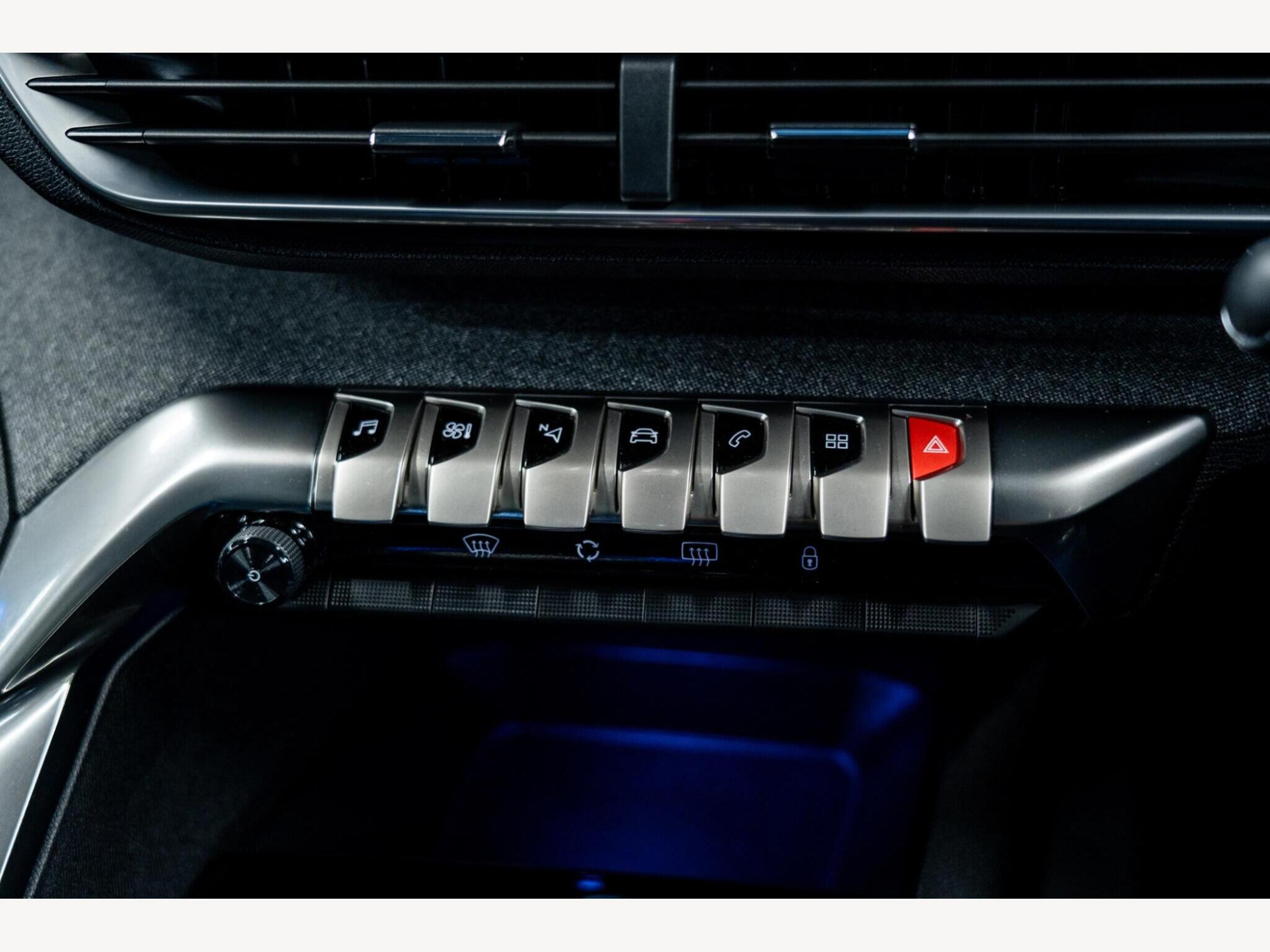 2017 Peugeot 3008 image 33