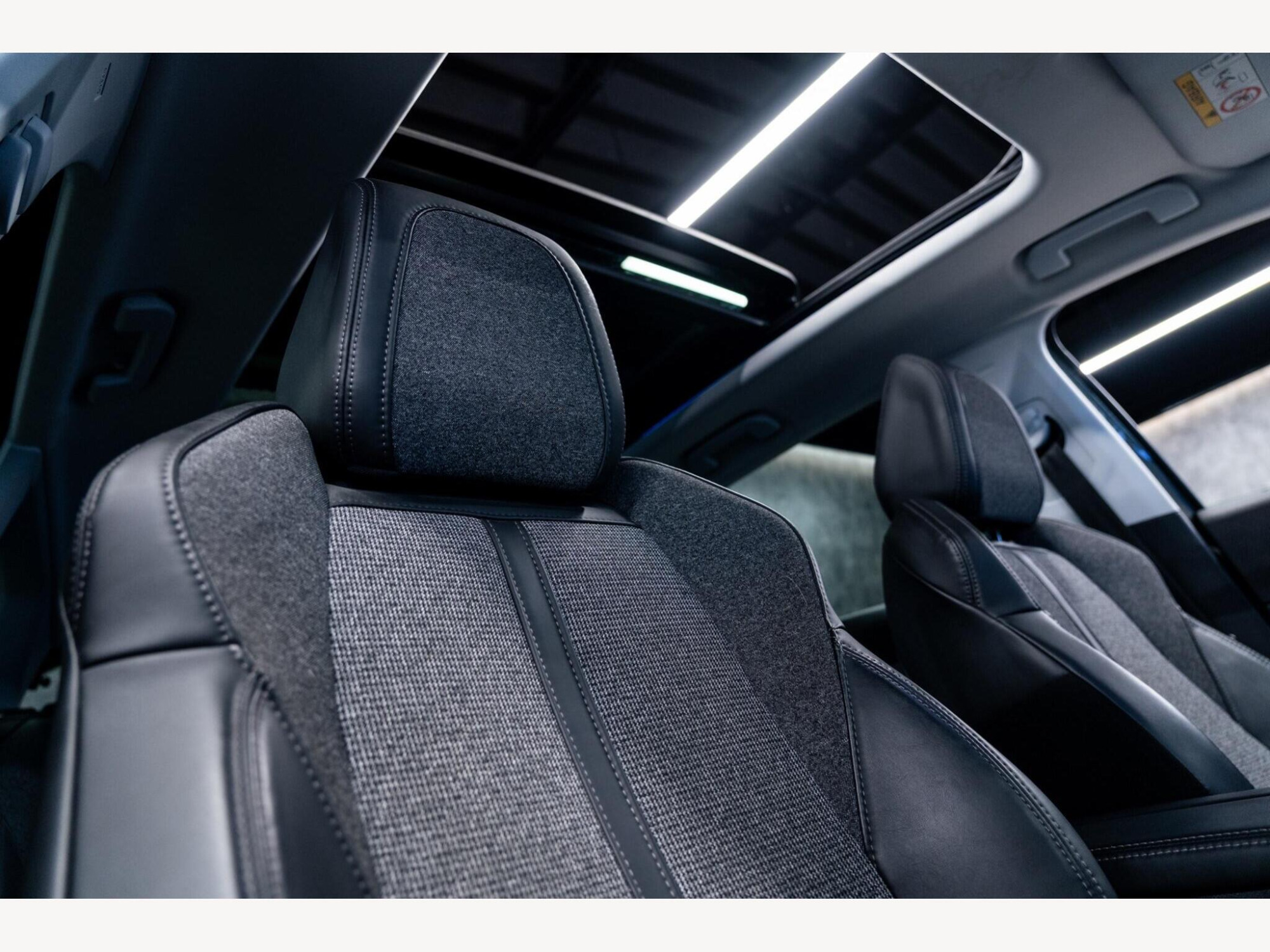 2017 Peugeot 3008 image 38