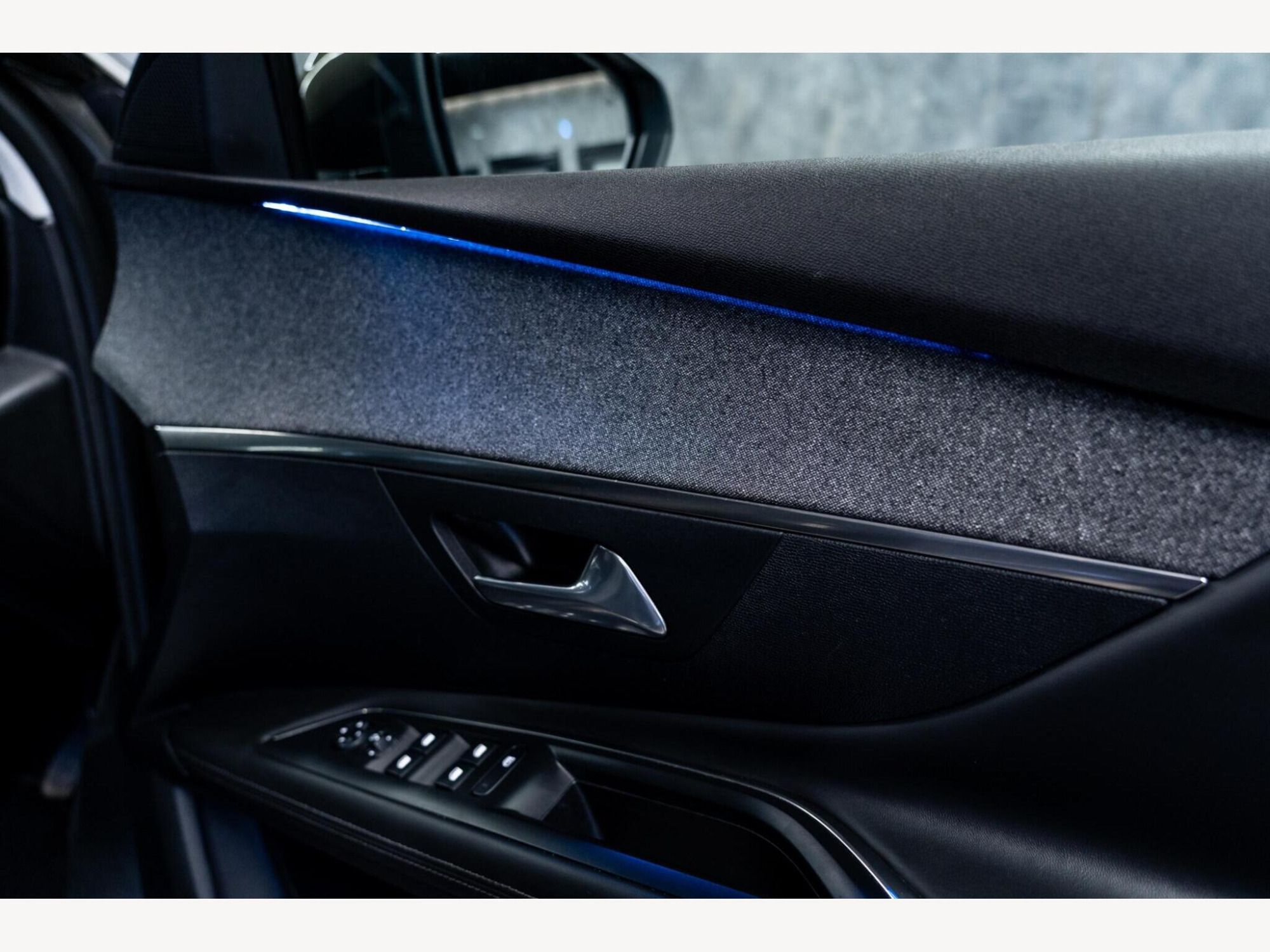2017 Peugeot 3008 image 36