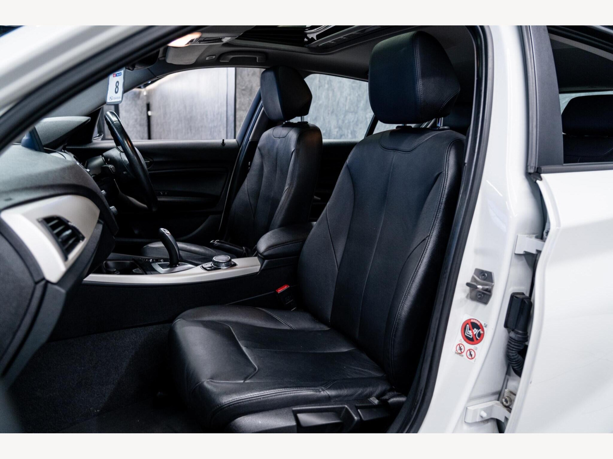 2016 BMW 1 Series image 43