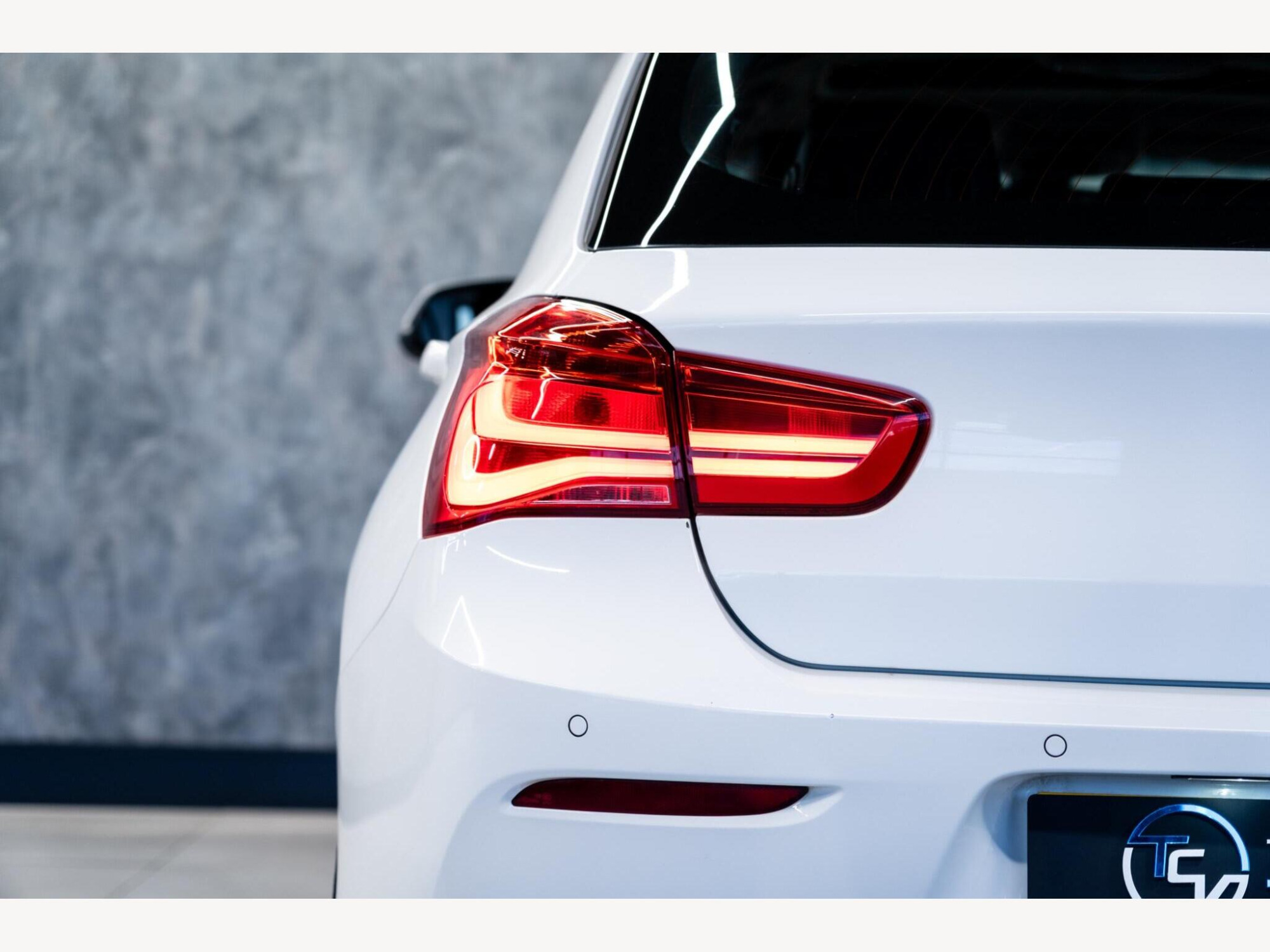 2016 BMW 1 Series image 12
