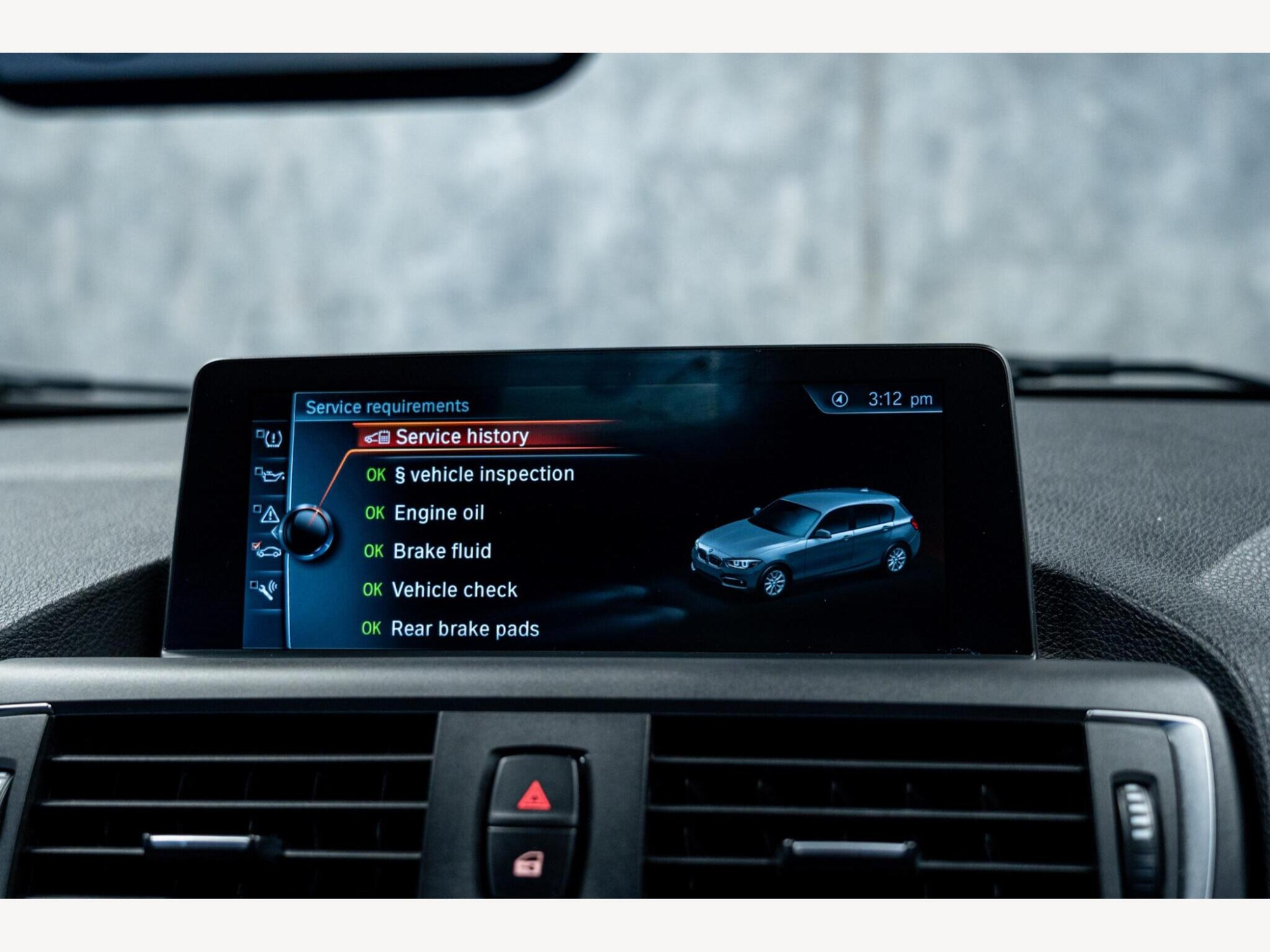 2016 BMW 1 Series image 19