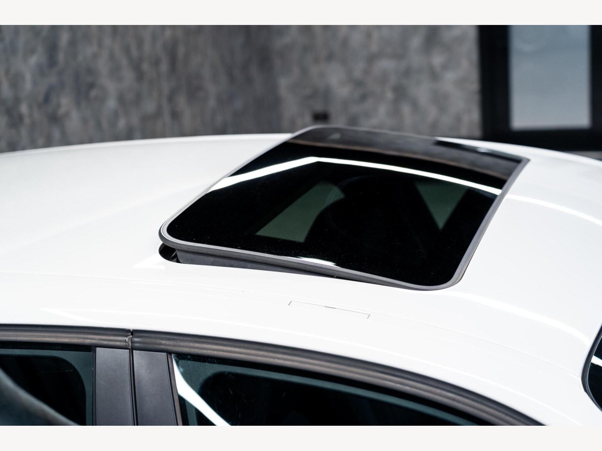 2016 BMW 1 Series image 2