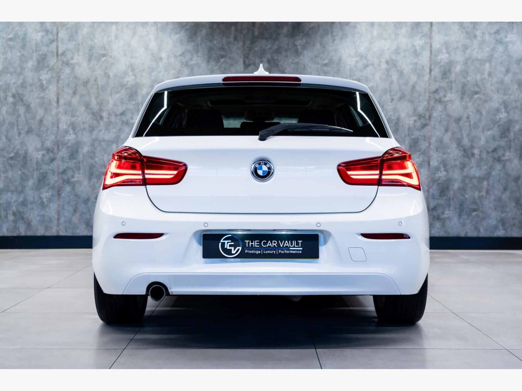 2016 BMW 1 Series image 7
