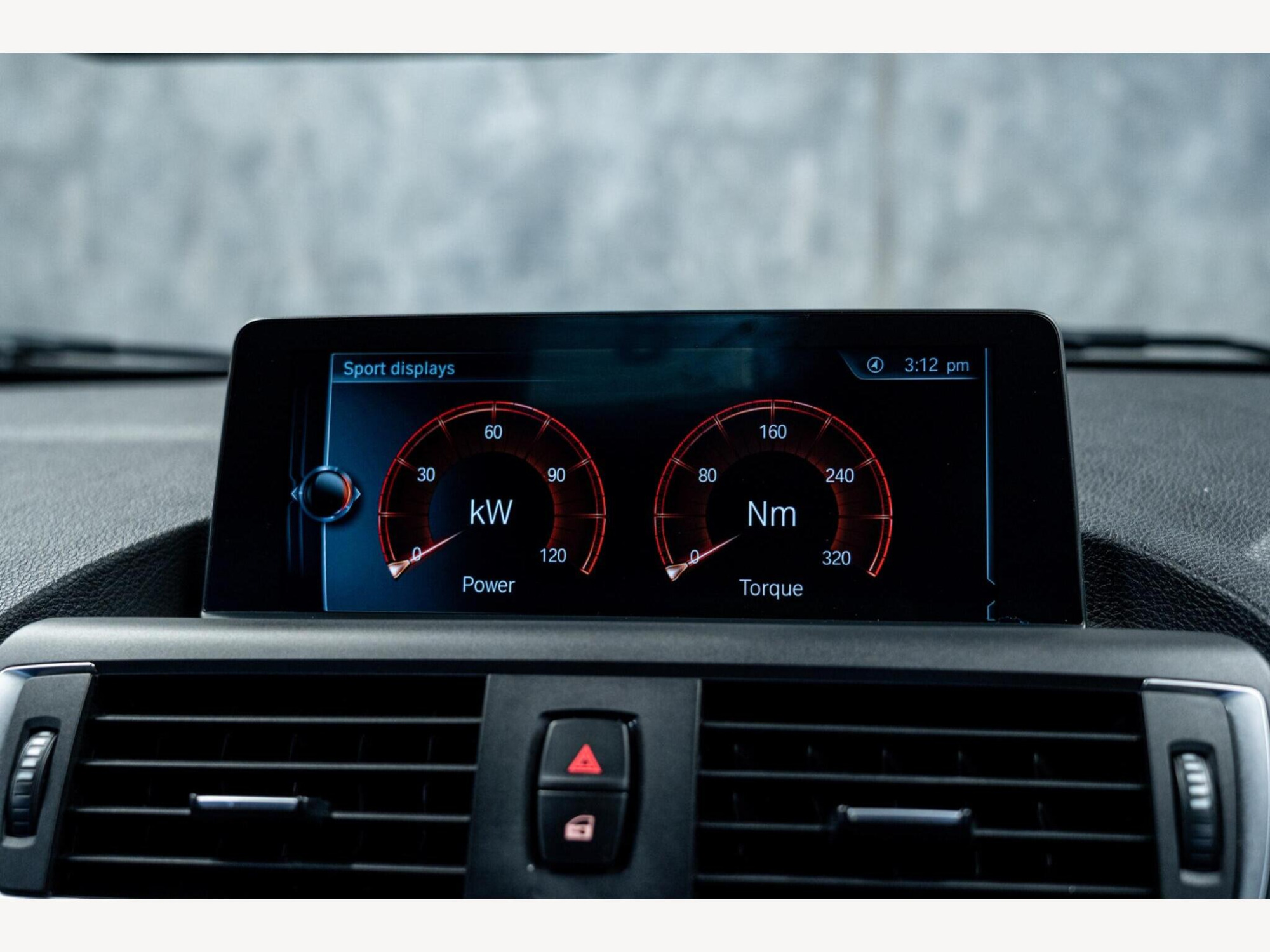 2016 BMW 1 Series image 21