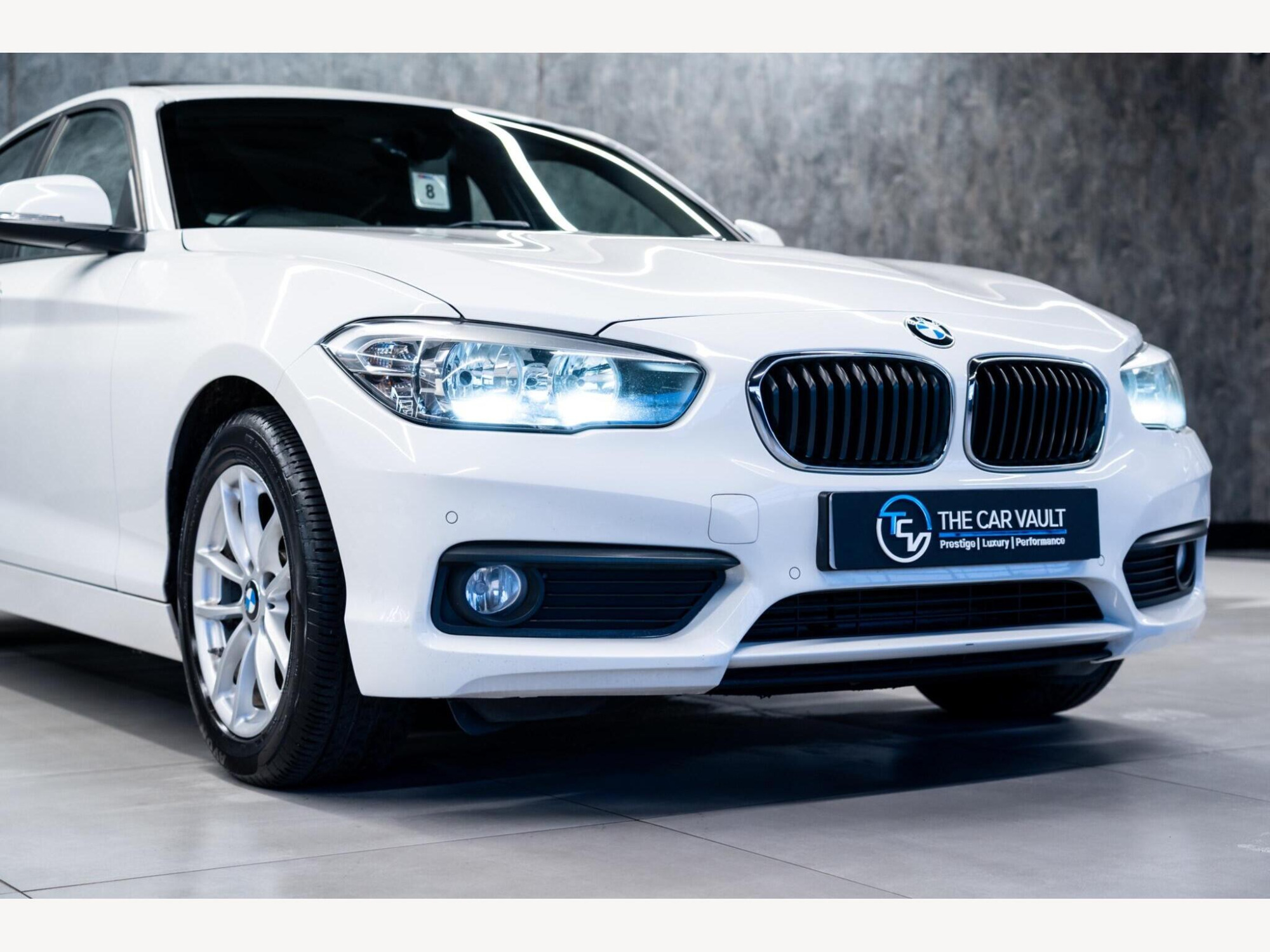 2016 BMW 1 Series image 10