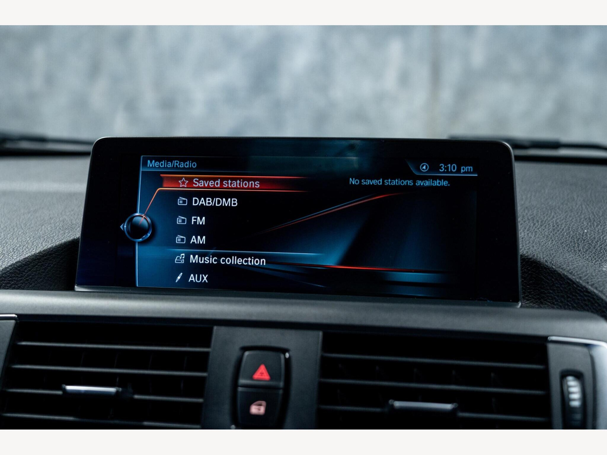 2016 BMW 1 Series image 31