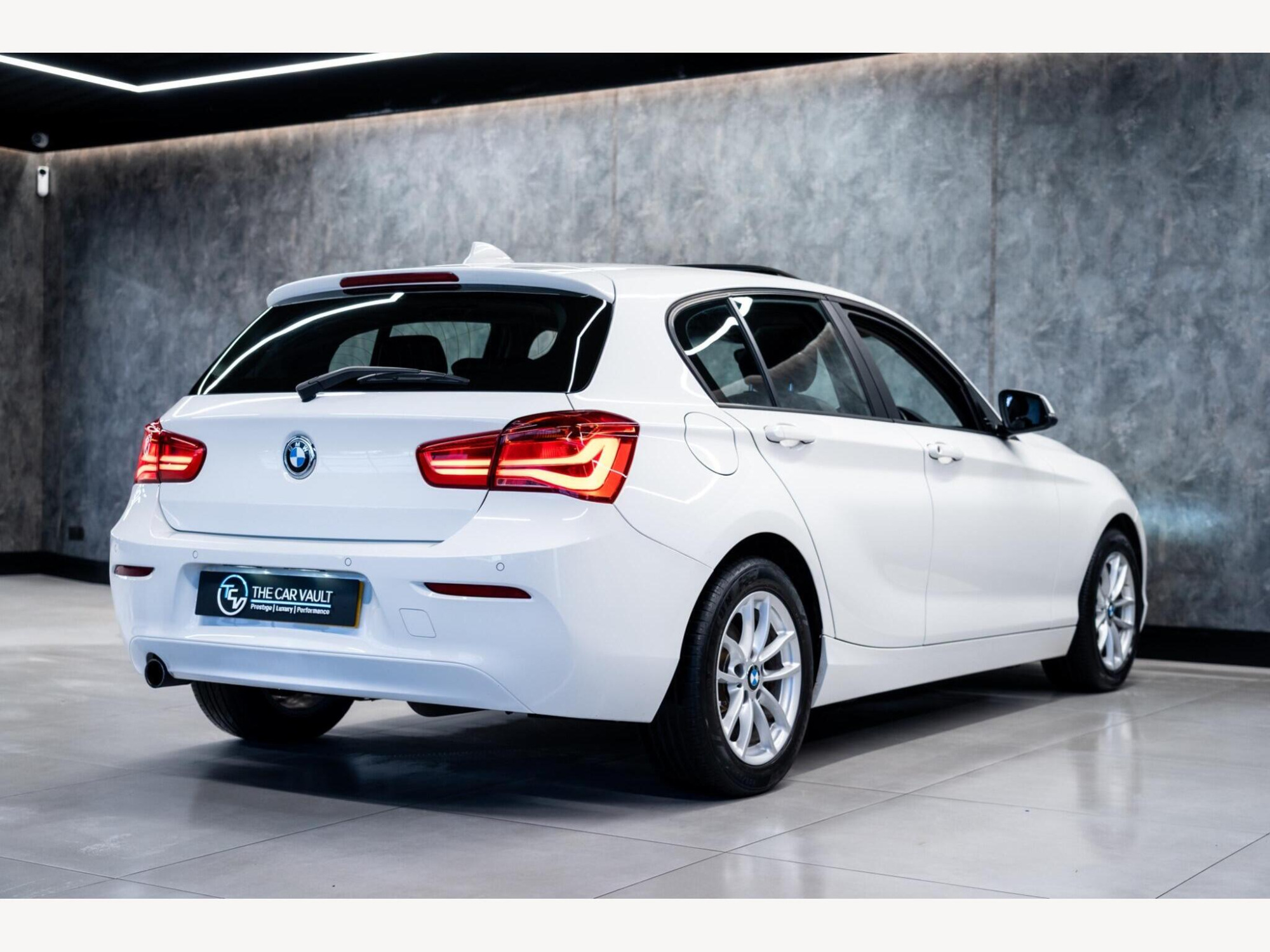 2016 BMW 1 Series image 8