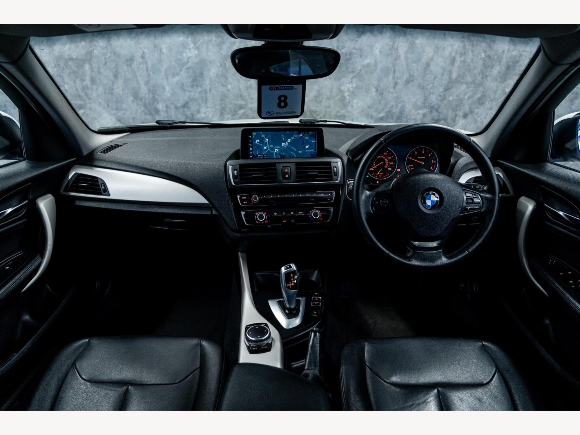 2016 BMW 1 Series image 18