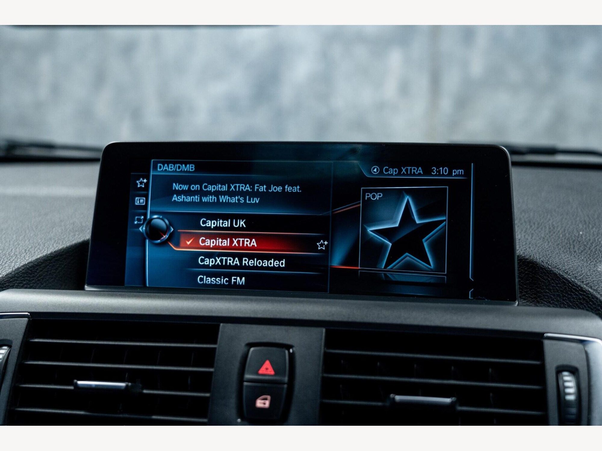 2016 BMW 1 Series image 32