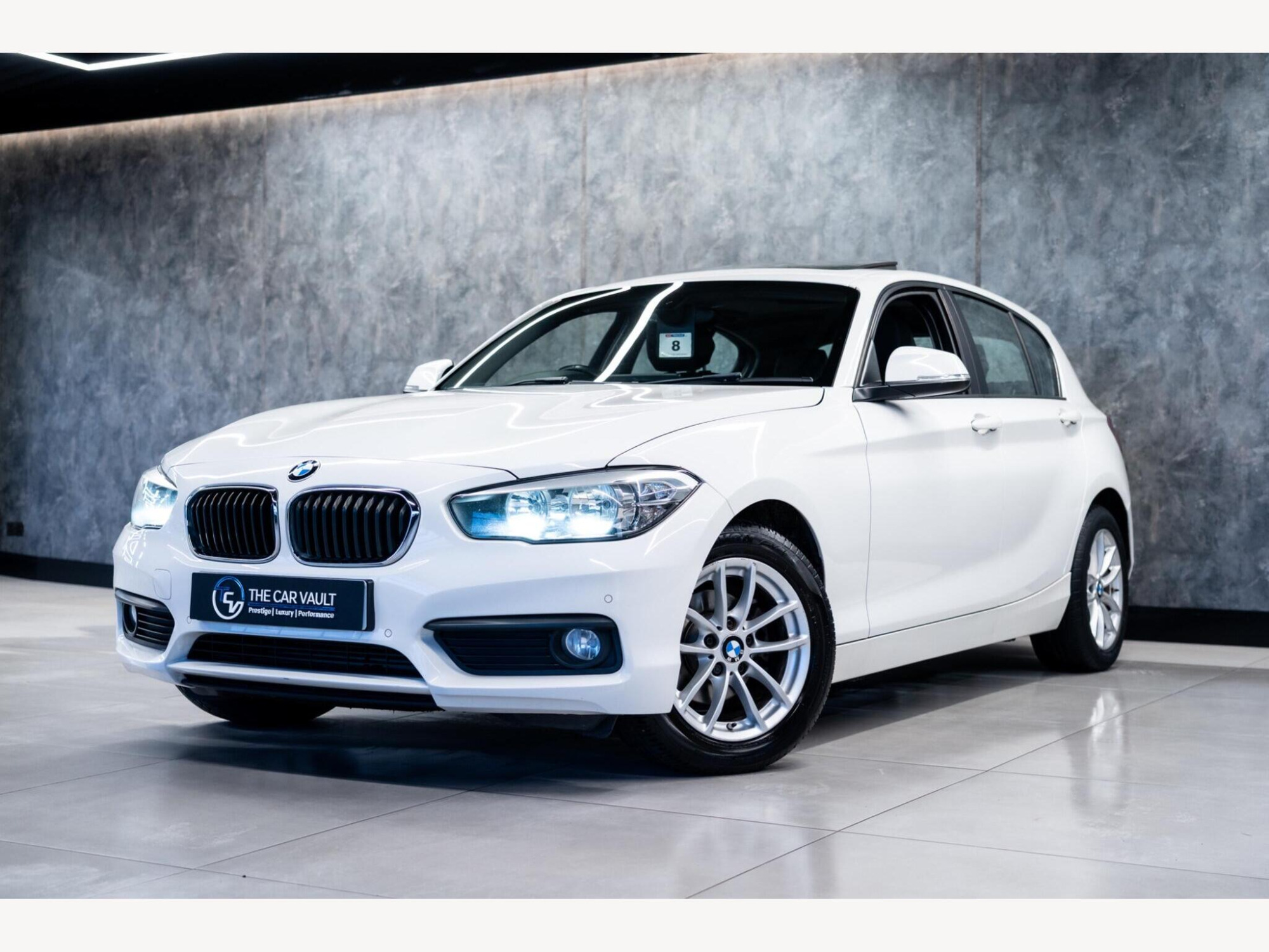 2016 BMW 1 Series image 5