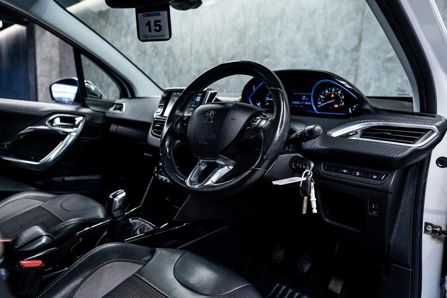 Peugeot 2008 photo 2