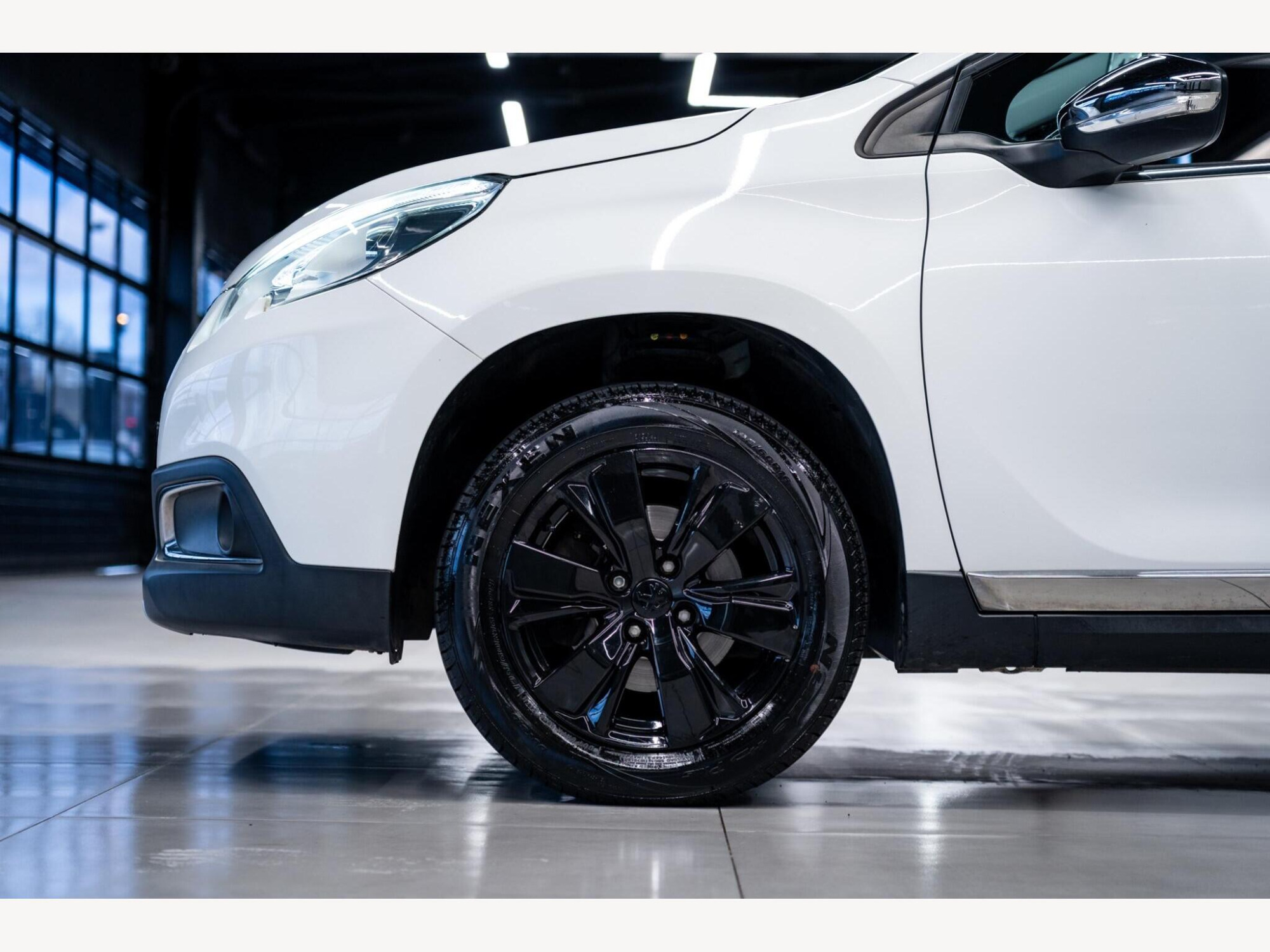 2016 Peugeot 2008 image 14