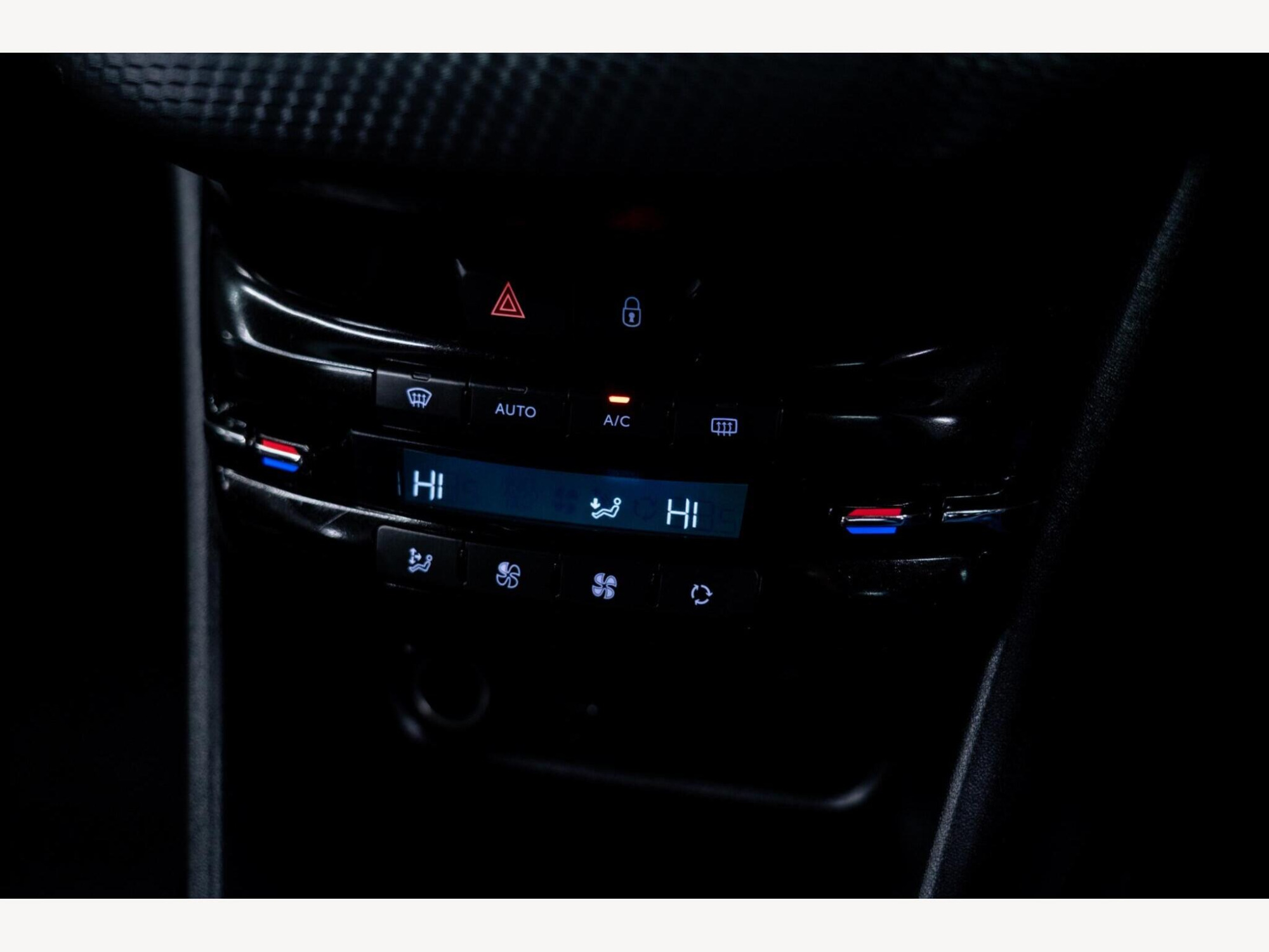 2016 Peugeot 2008 image 34