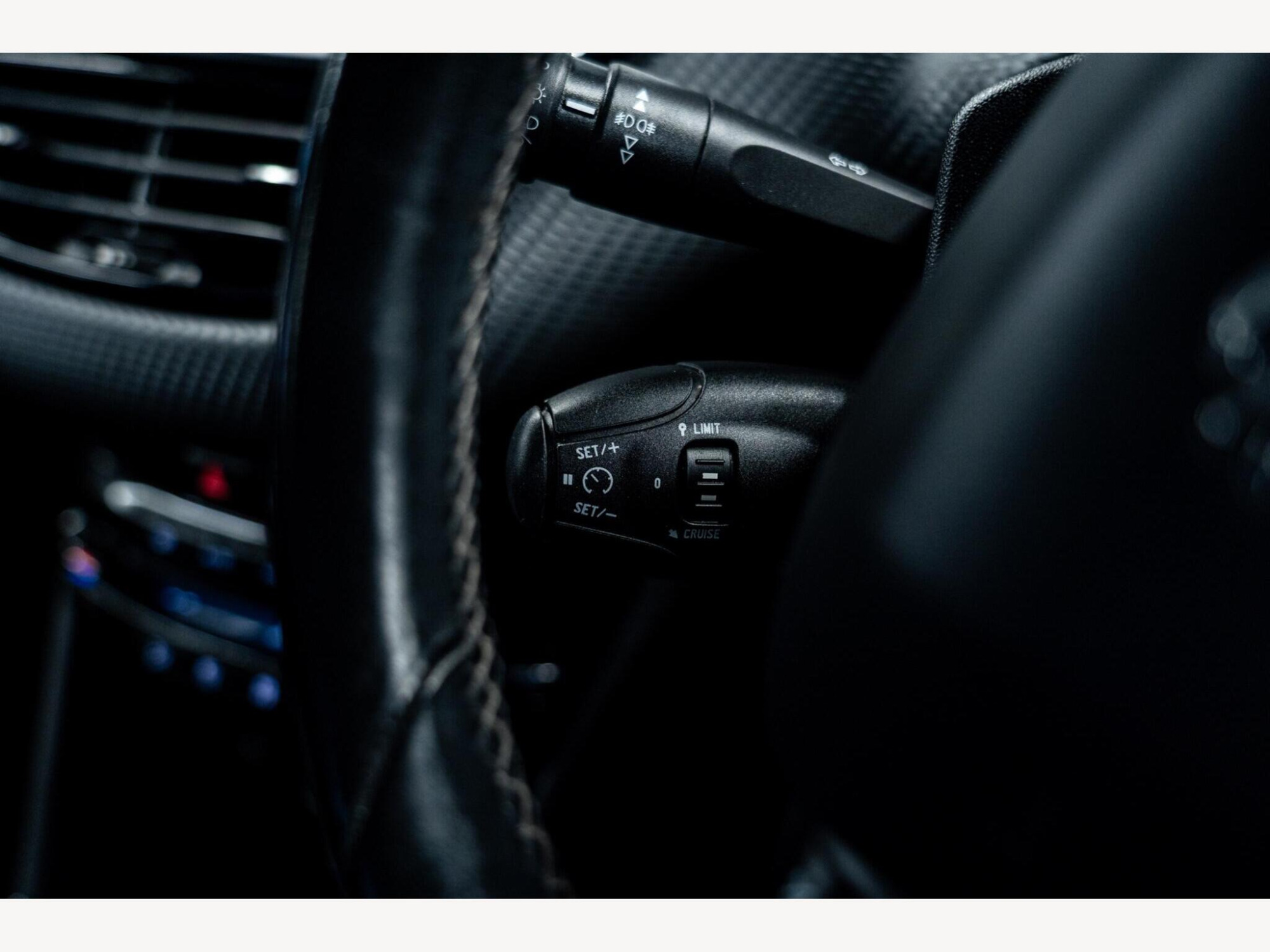 2016 Peugeot 2008 image 36