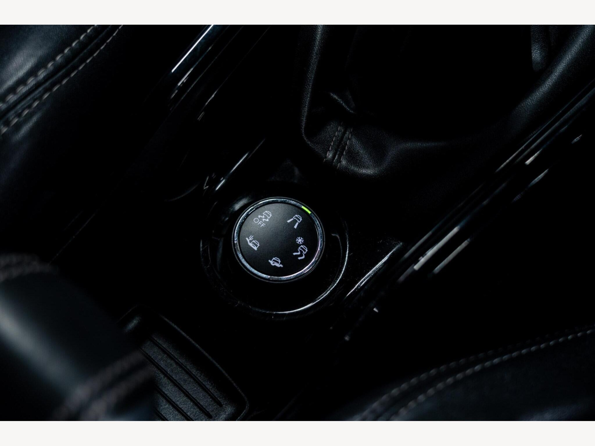 2016 Peugeot 2008 image 35
