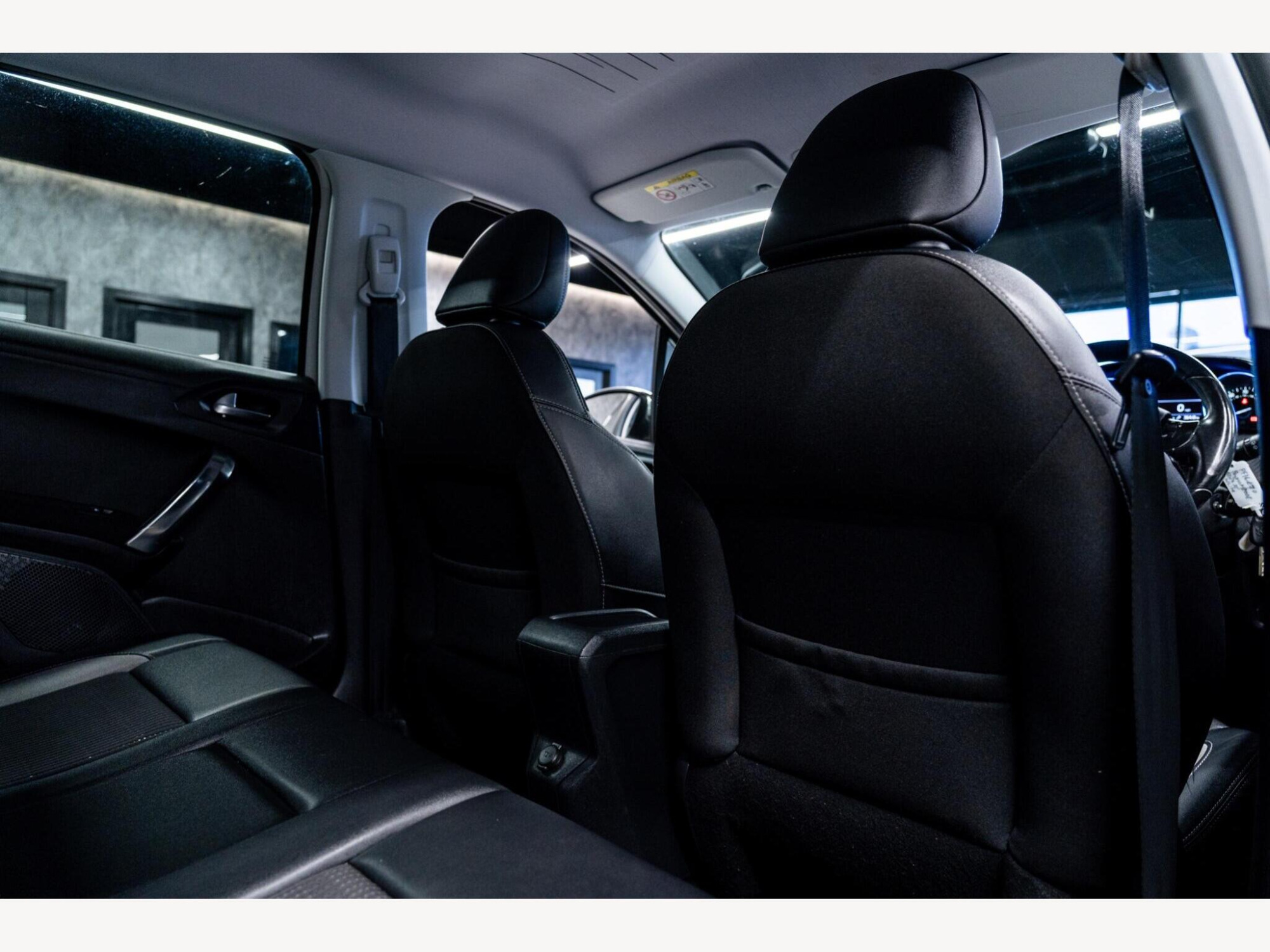 2016 Peugeot 2008 image 40