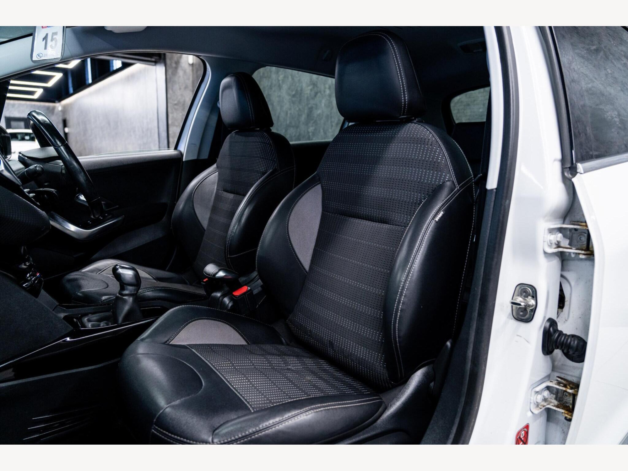 2016 Peugeot 2008 image 41