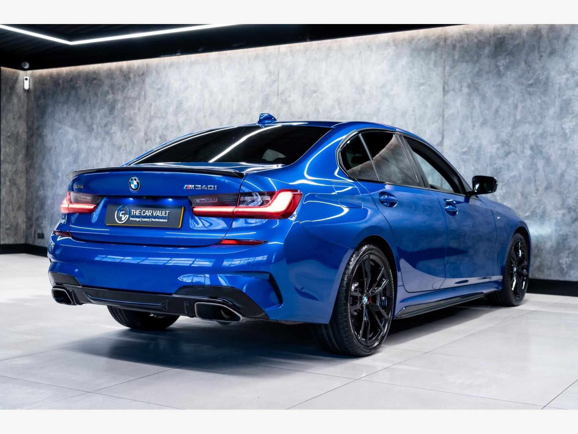 2022 BMW 3 Series image 3