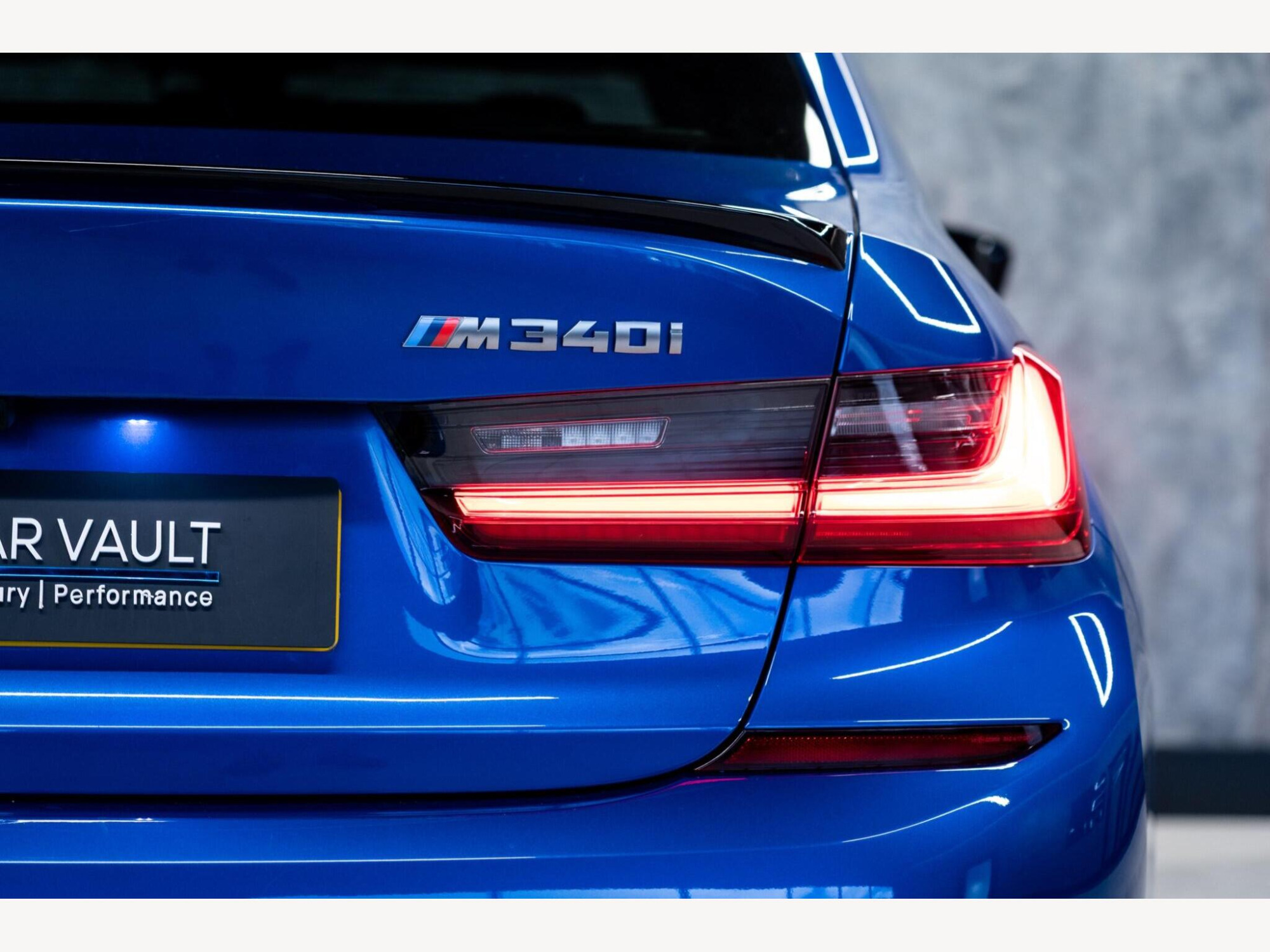 2022 BMW 3 Series image 13