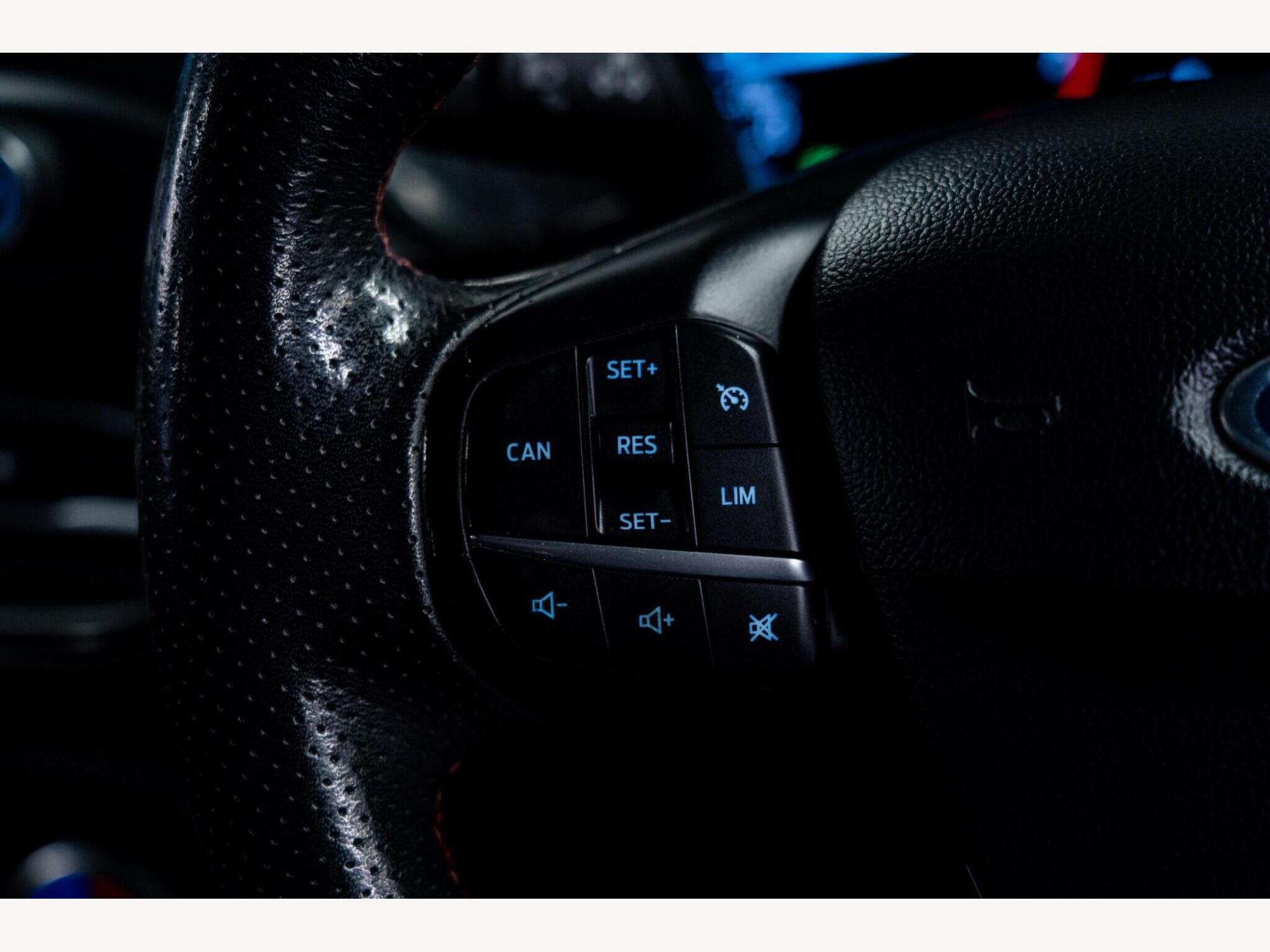 2018 Ford Focus image 32
