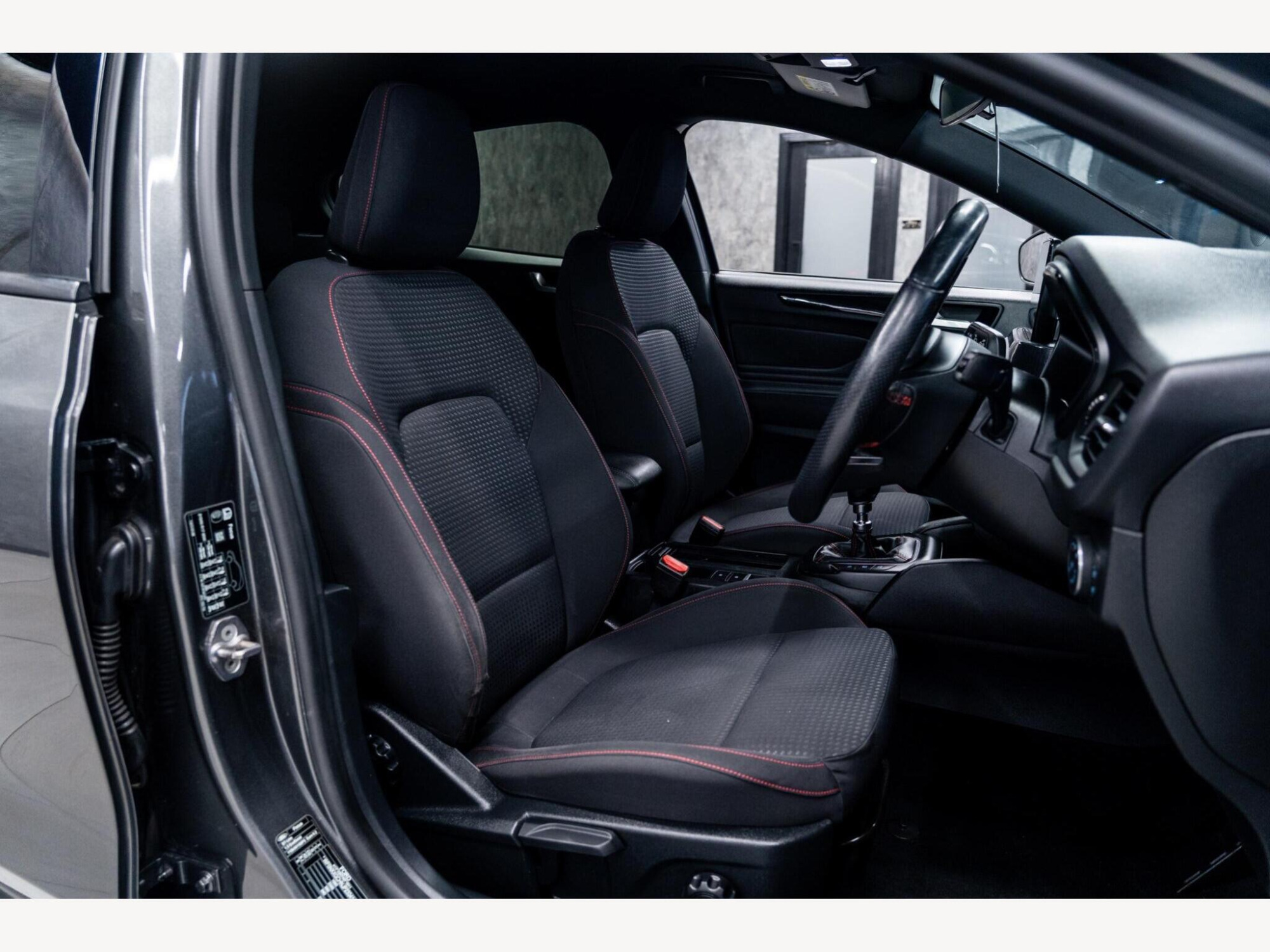 2018 Ford Focus image 37