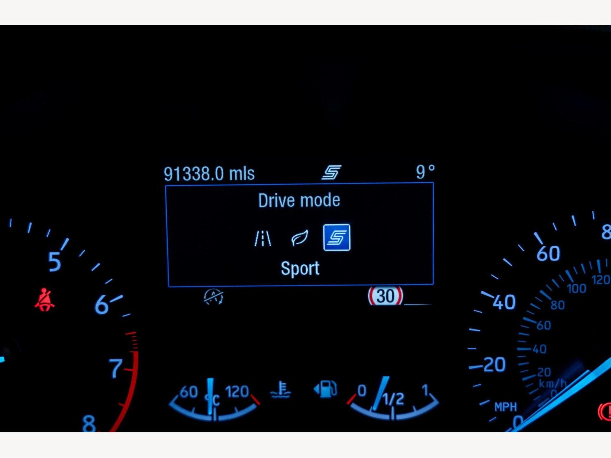 2018 Ford Focus image 18