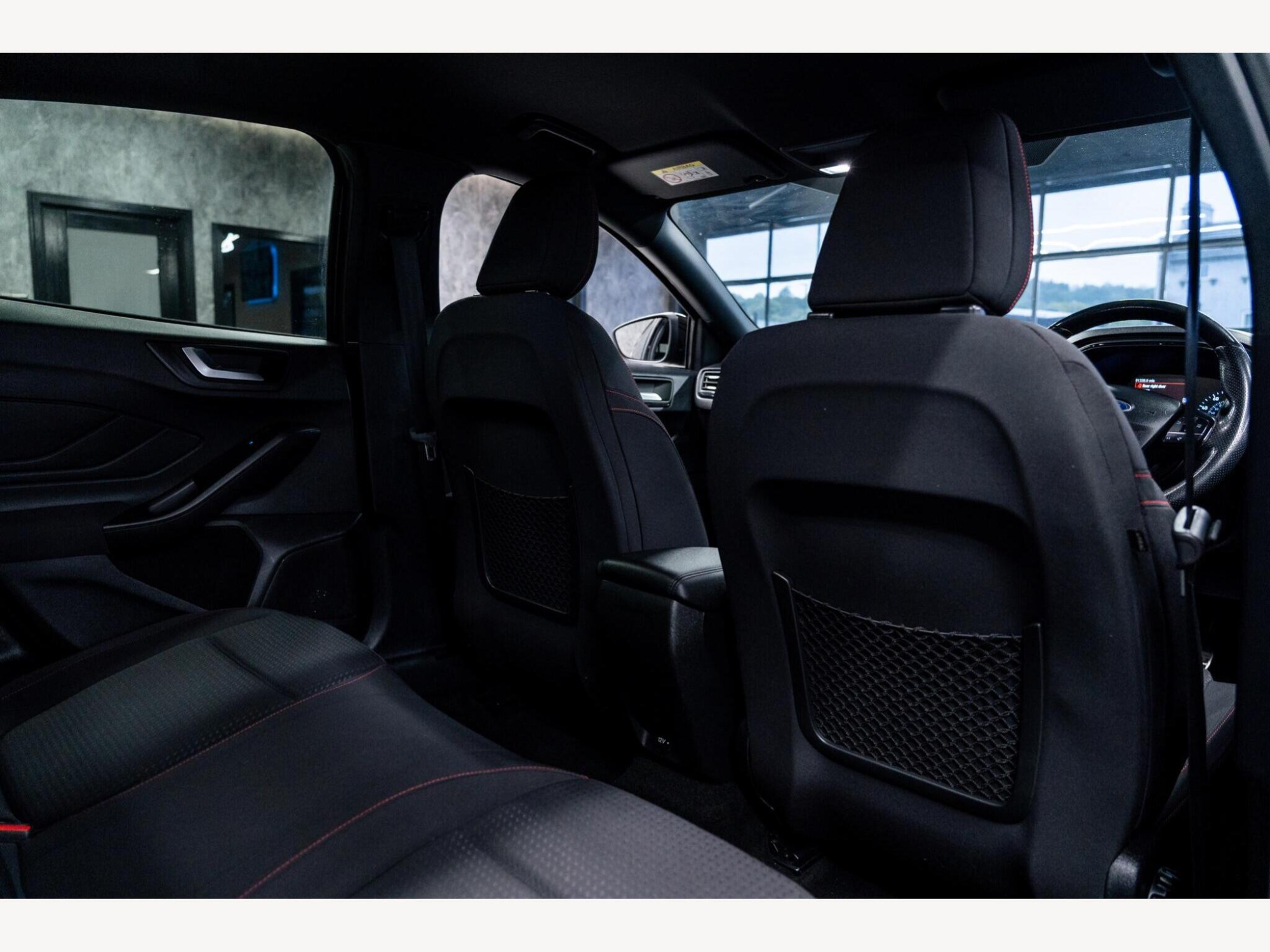 2018 Ford Focus image 38