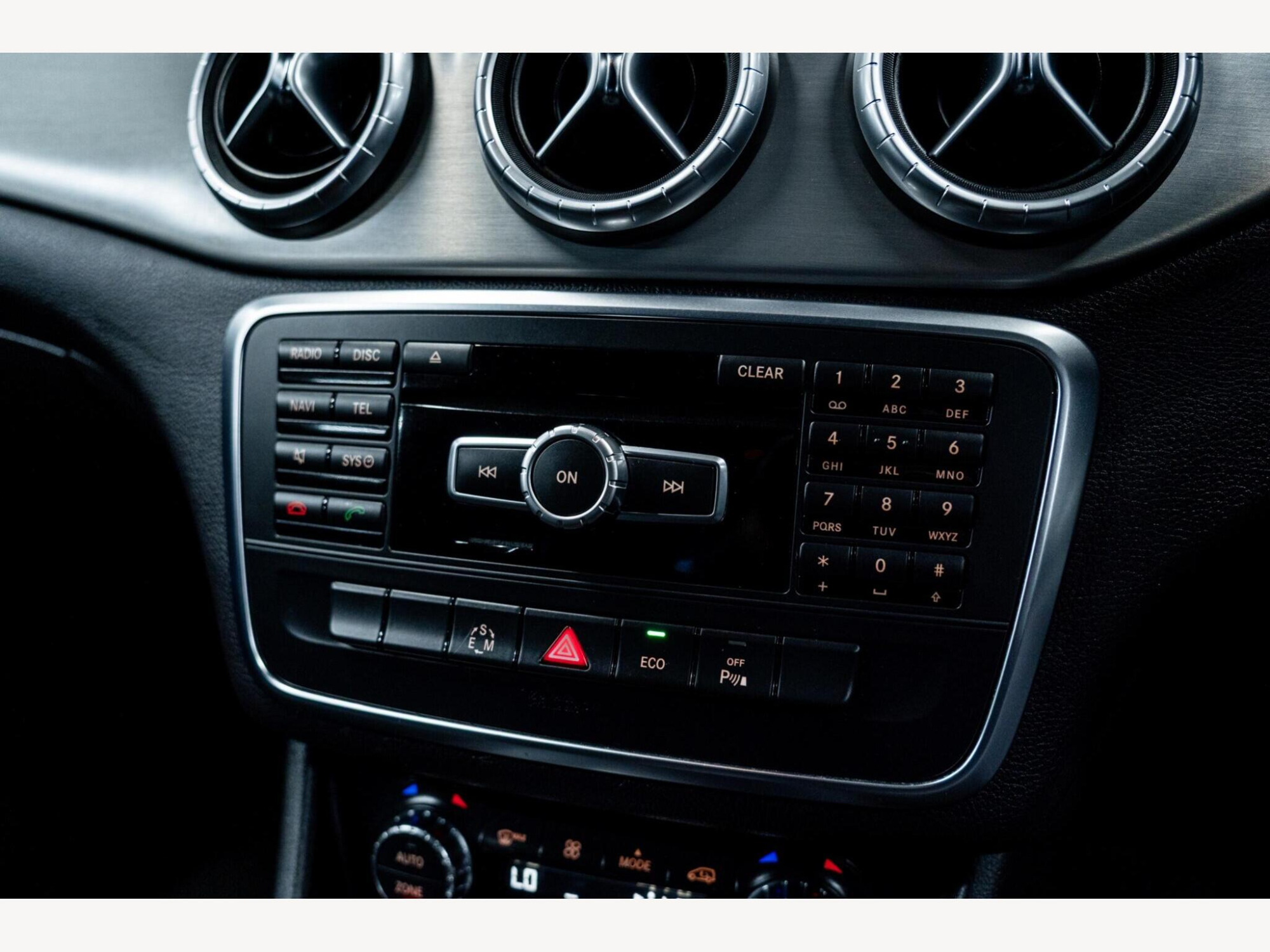 2013 Mercedes-Benz CLA image 27
