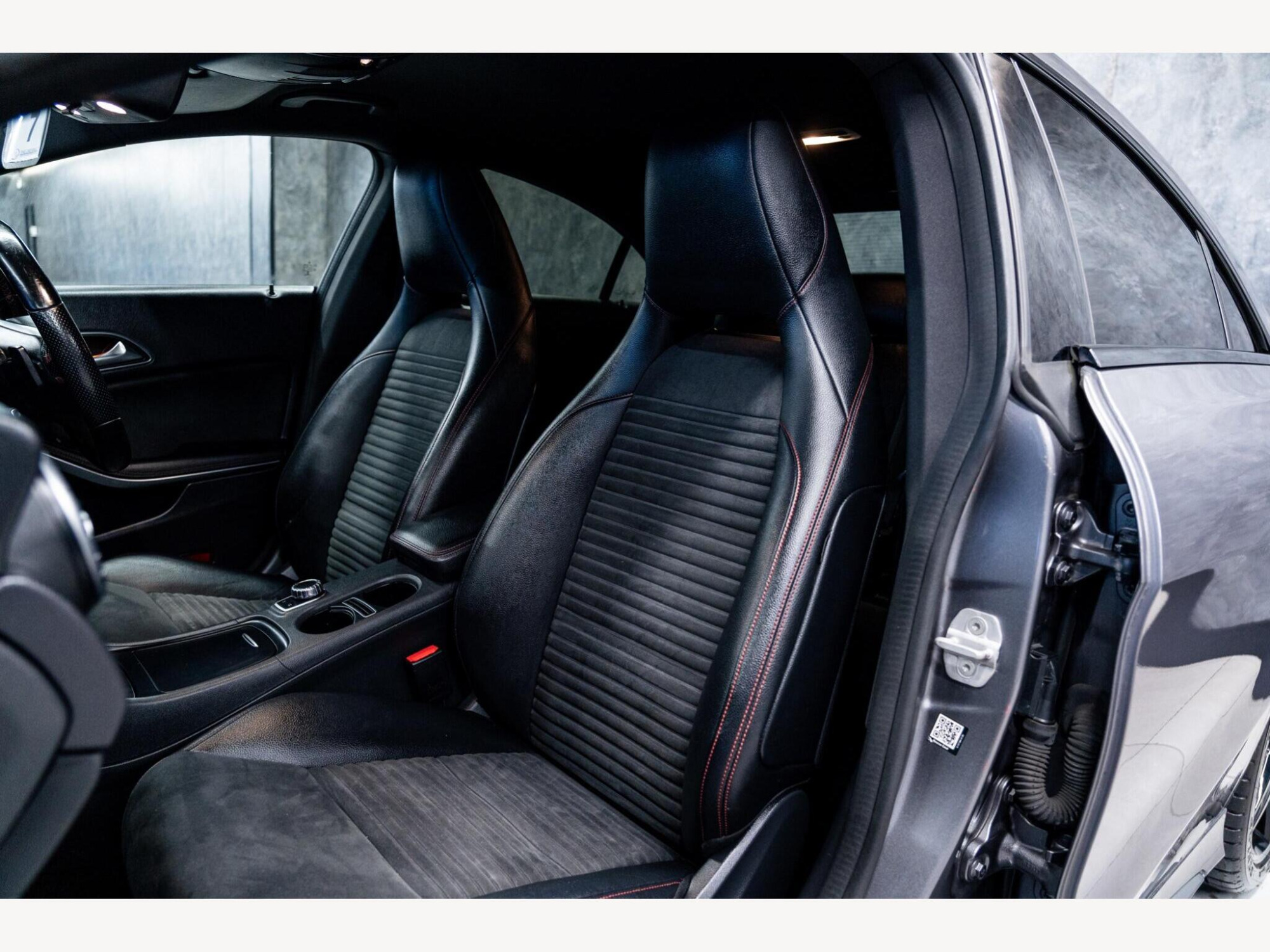 2013 Mercedes-Benz CLA image 35