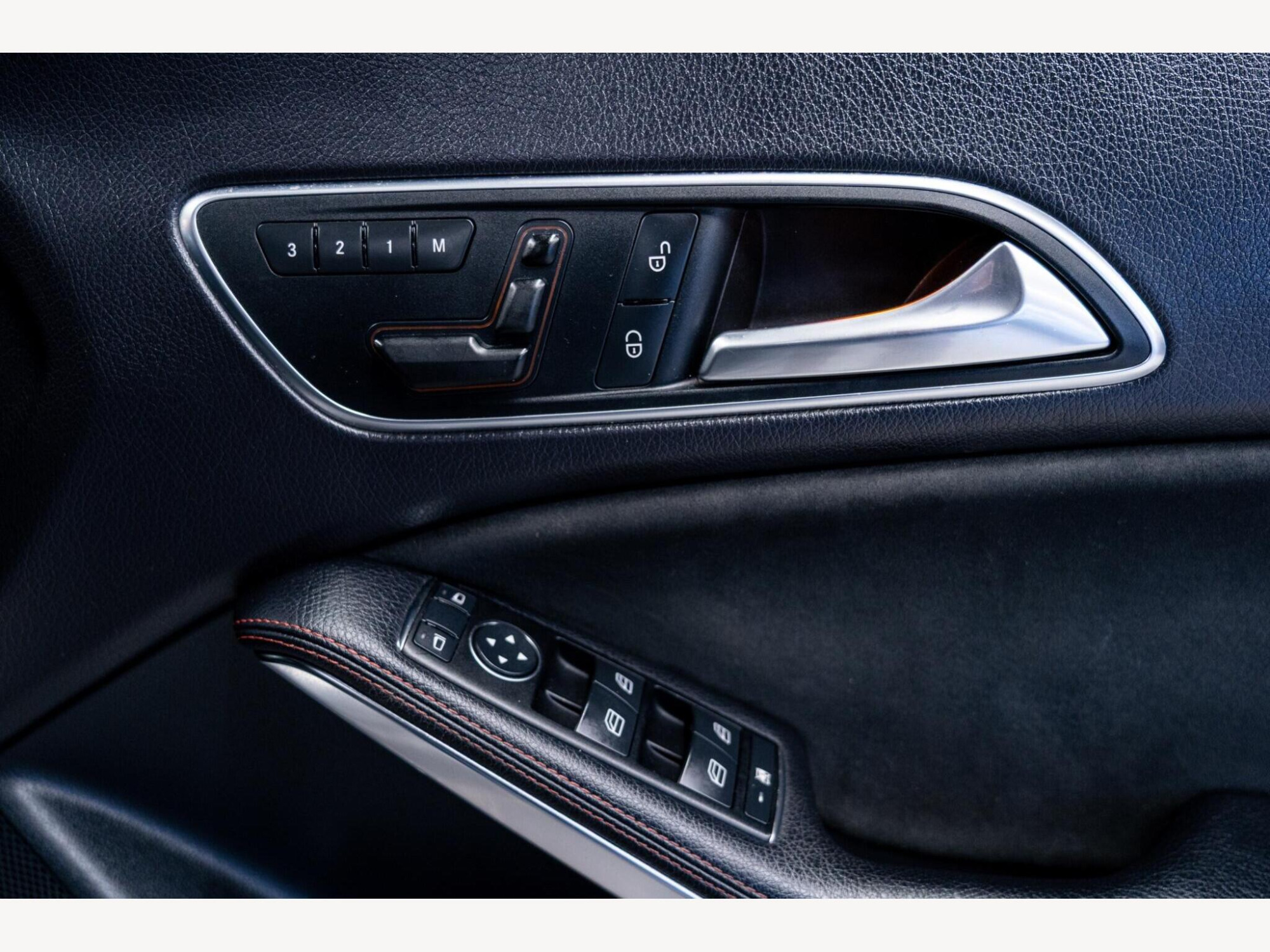 2013 Mercedes-Benz CLA image 30