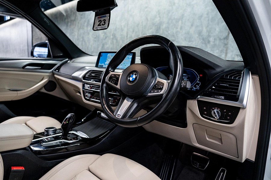 BMW X3 photo 2