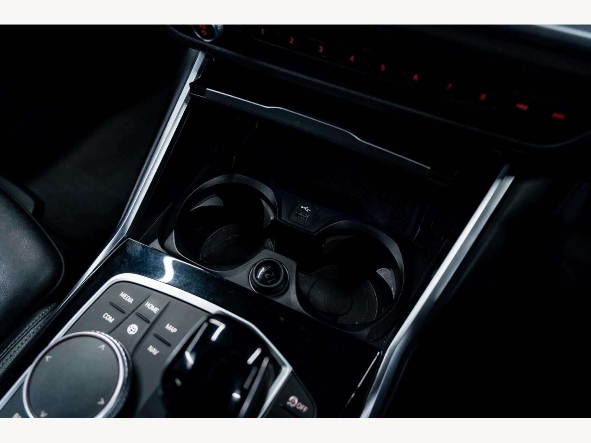 2021 BMW 3 Series image 53
