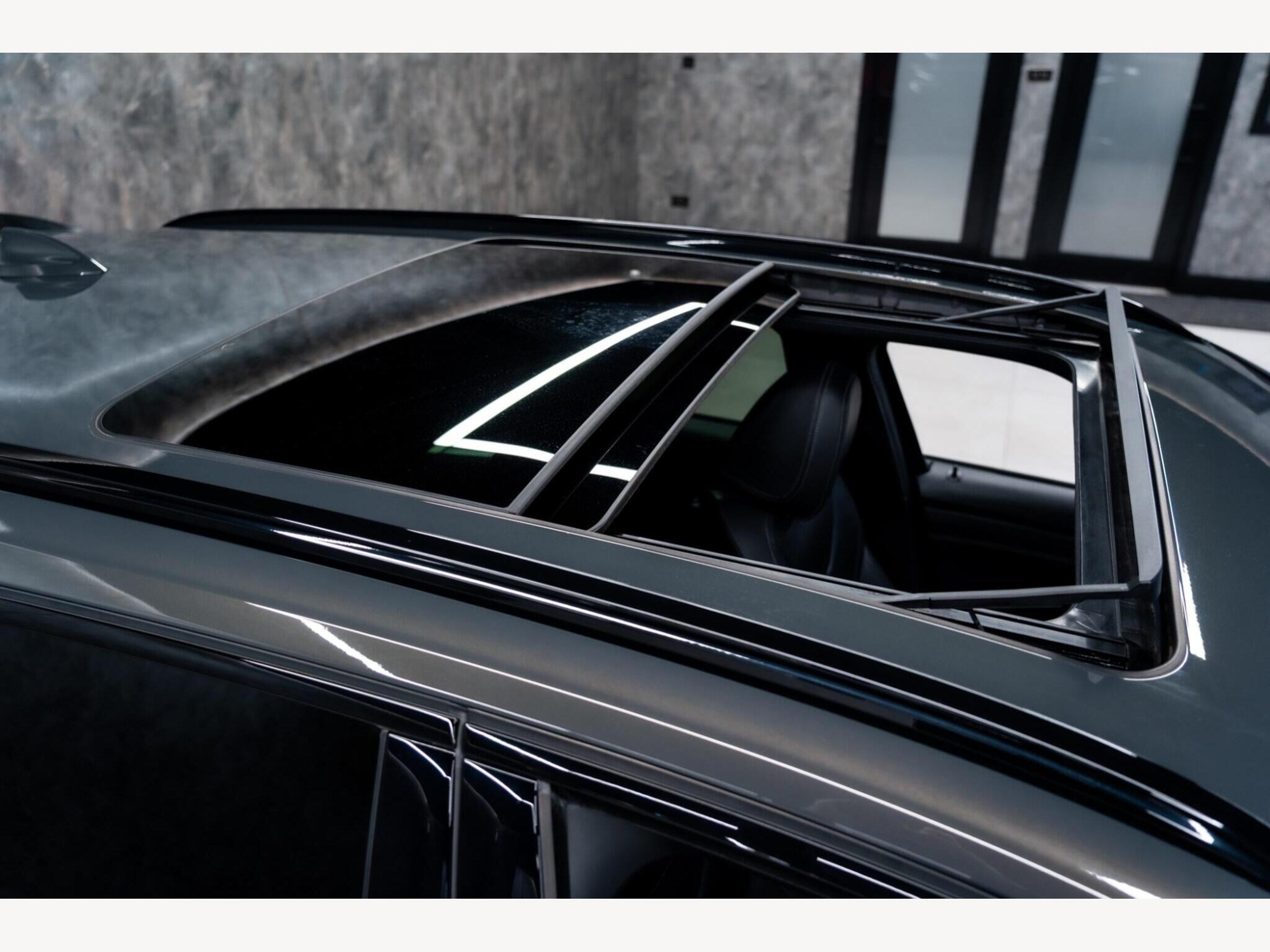 2021 BMW 3 Series image 9
