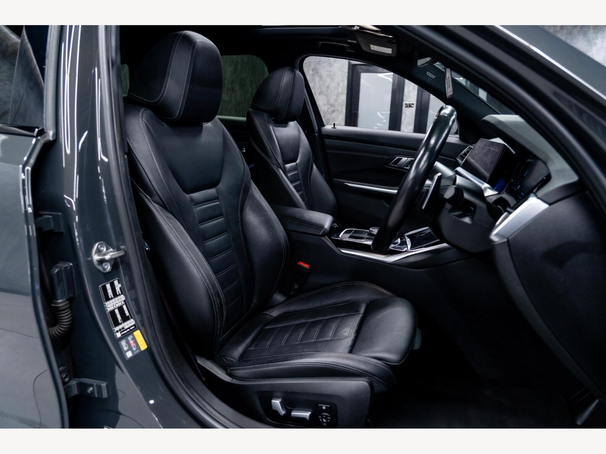 2021 BMW 3 Series image 58