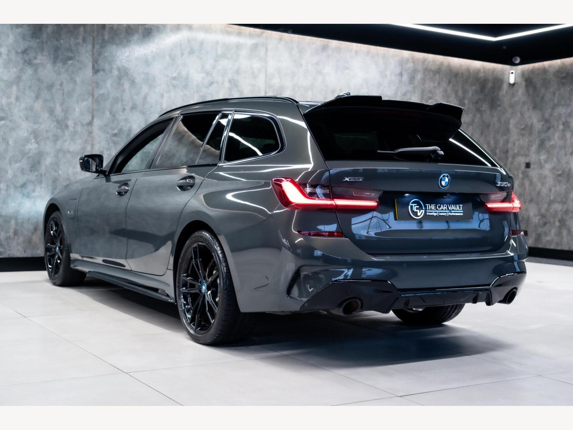2021 BMW 3 Series image 6