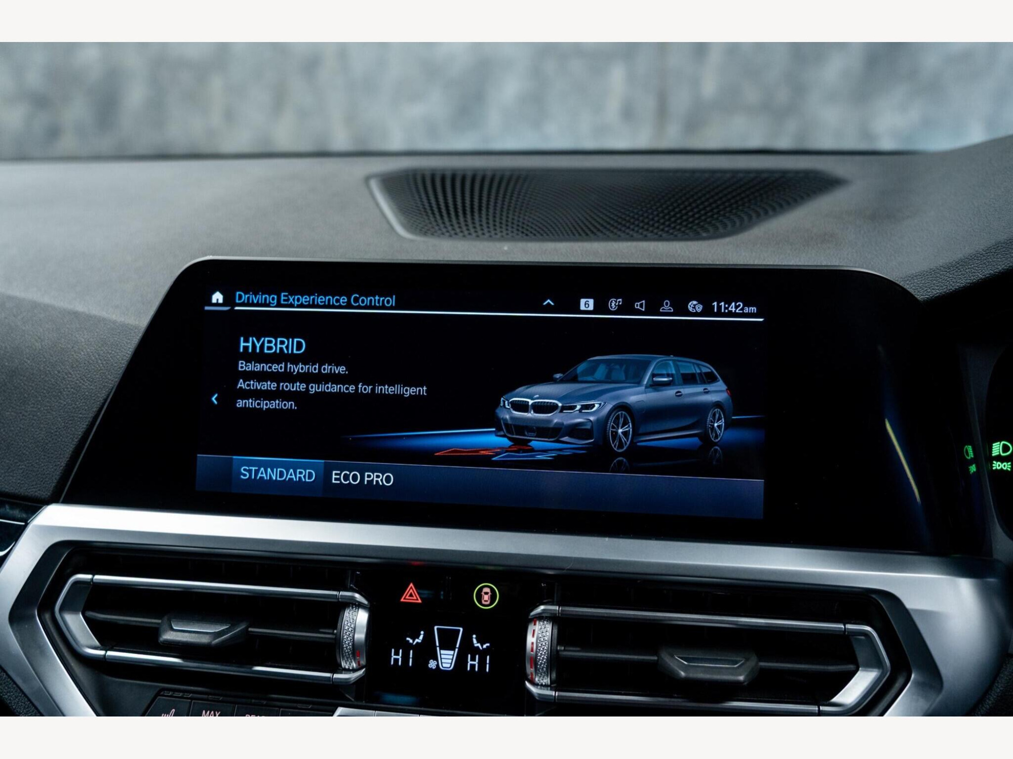 2021 BMW 3 Series image 32