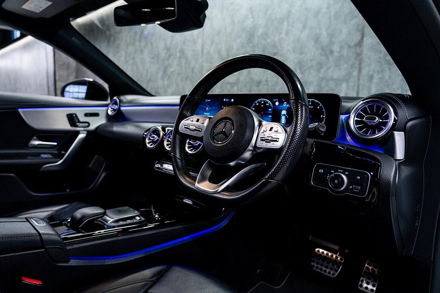 Mercedes-Benz CLA photo 2