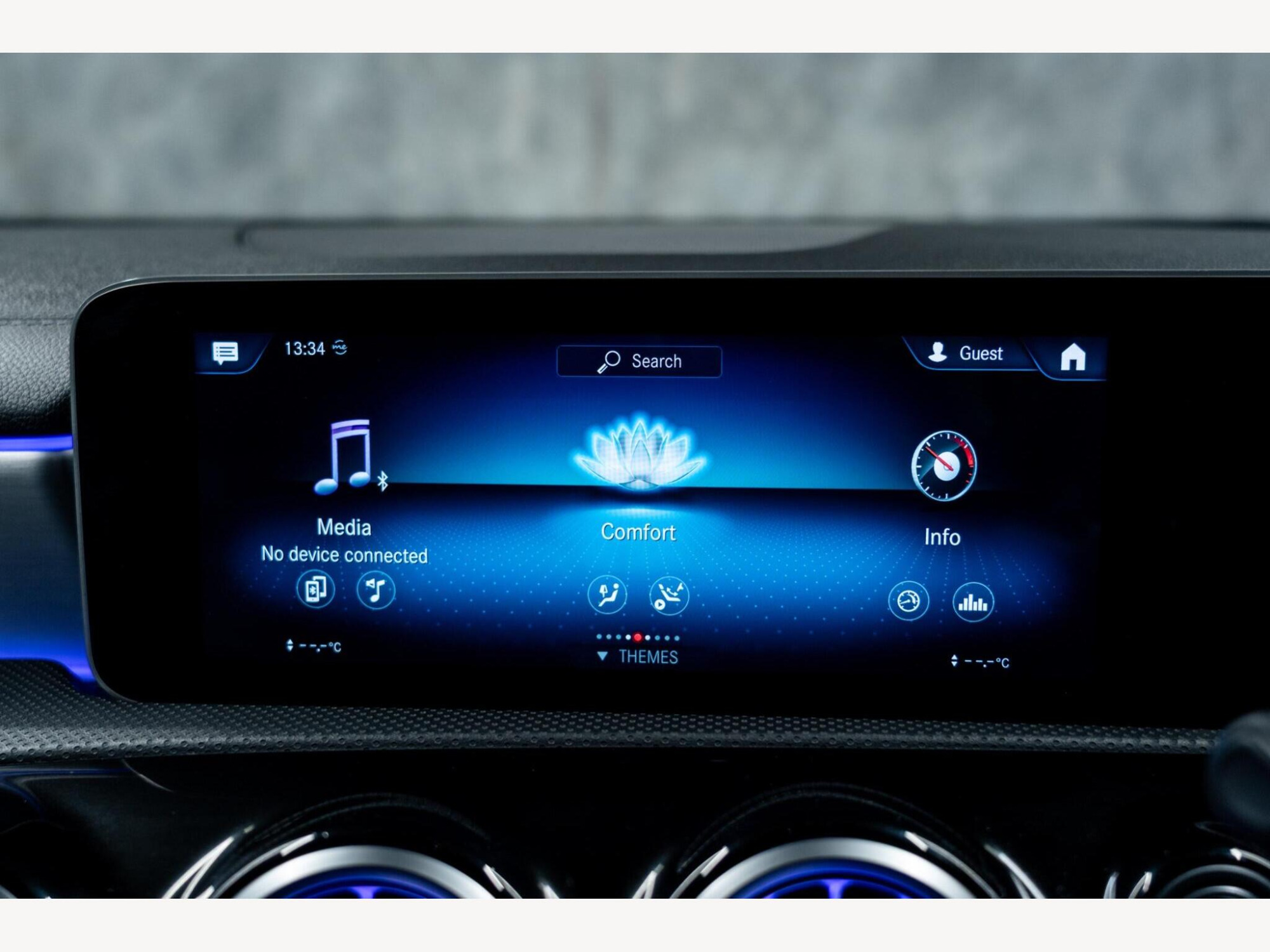 2020 Mercedes-Benz CLA image 38