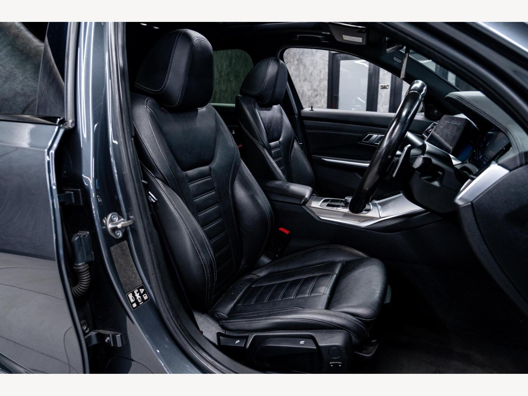 2021 BMW 3 Series image 49