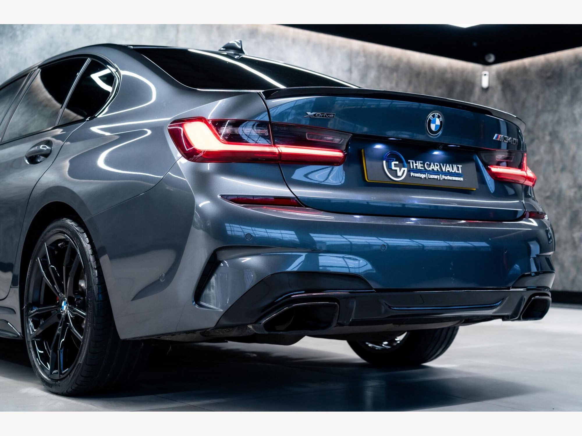 2021 BMW 3 Series image 13