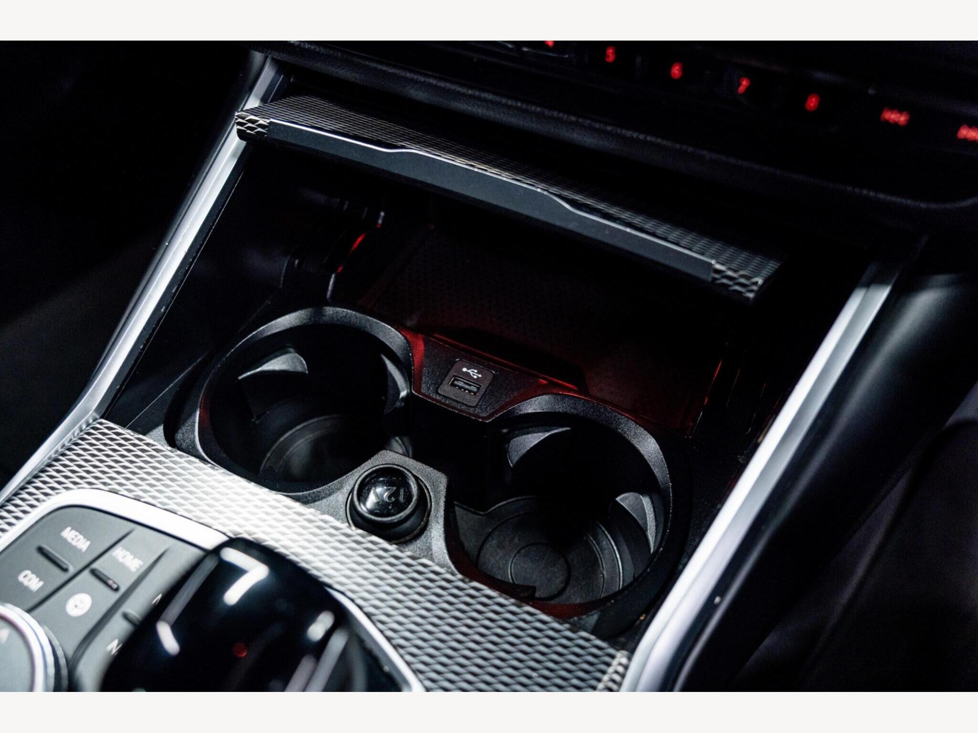 2021 BMW 3 Series image 46