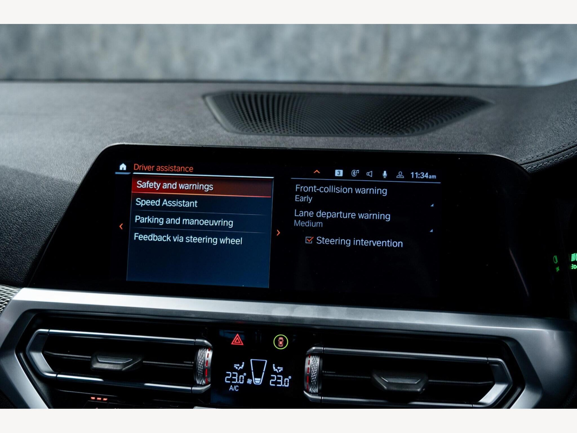 2021 BMW 3 Series image 32