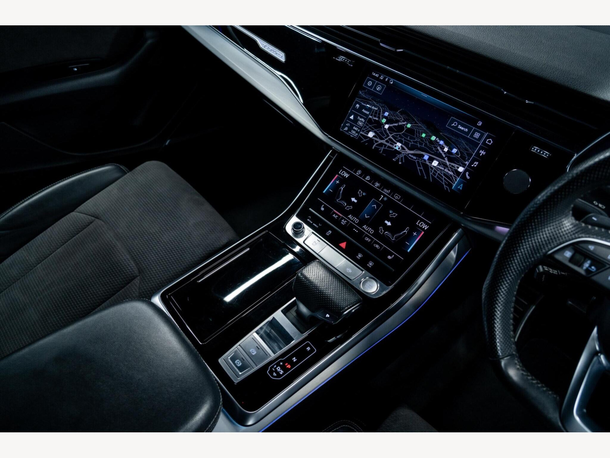 2019 Audi Q8 image 40