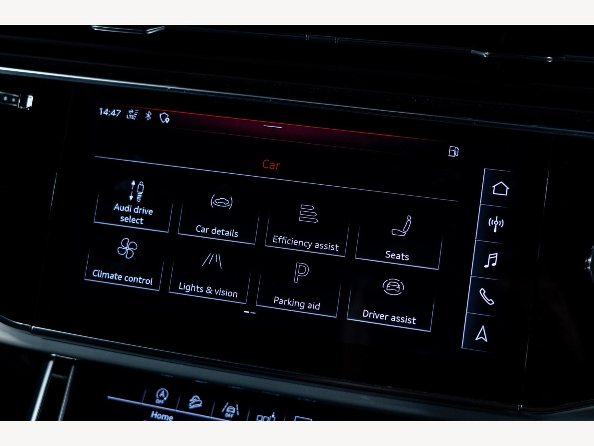 2019 Audi Q8 image 31
